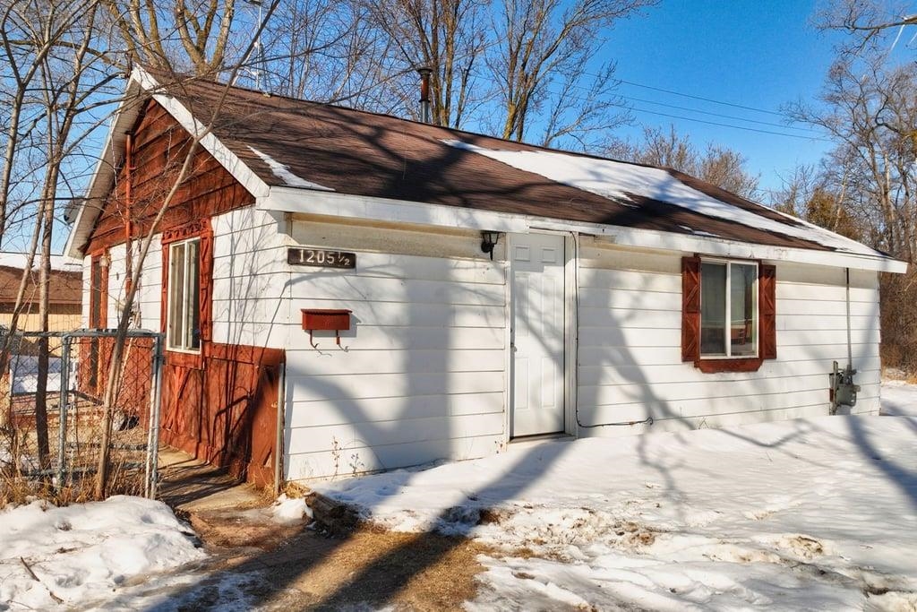 1205 N Kinney Avenue photo 1