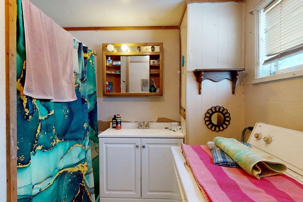 1205 N Kinney Avenue, Mount Pleasant, MI, 48858