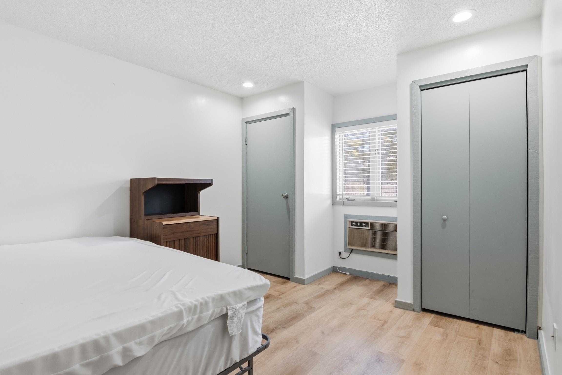 6658 Schuss Mountain Lane photo 4