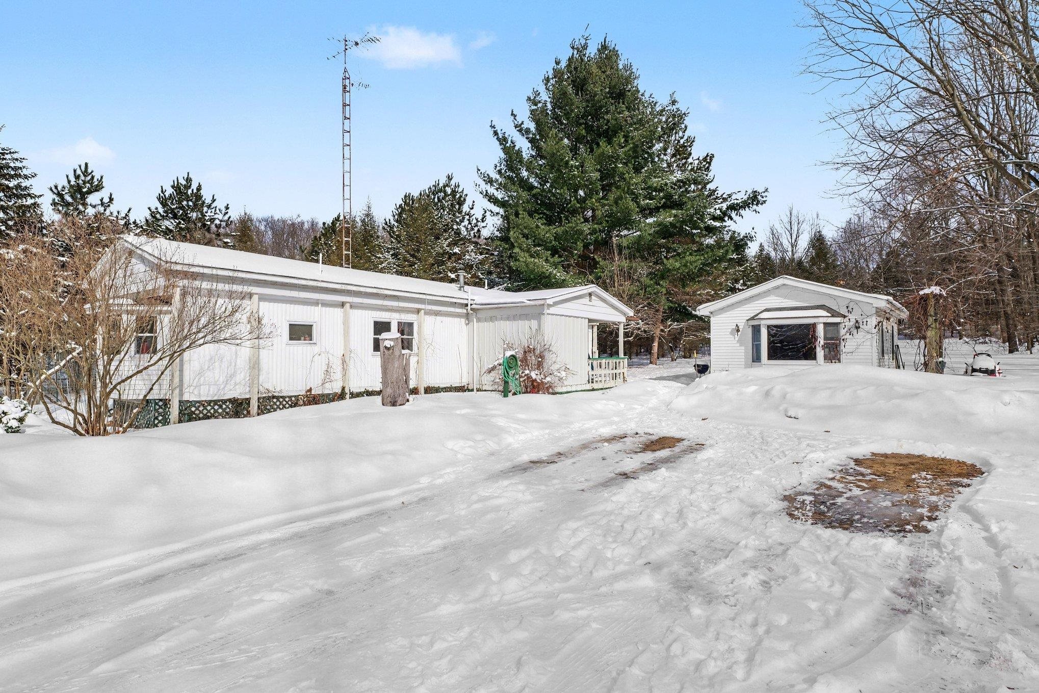 8923 SE Torch Lake Drive photo 3