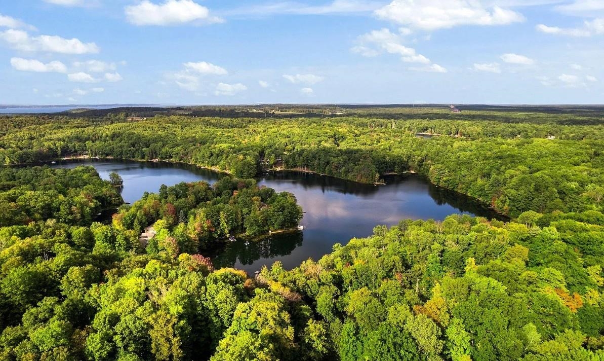 2390 Lake Chandler Drive, Traverse City, MI, 49696-8960