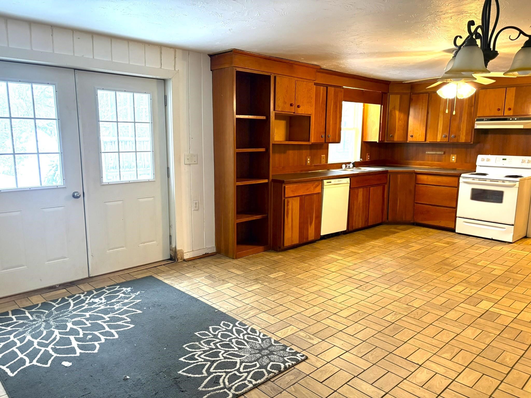 8890 Us-131, S, Grawn, MI, 49637-9622