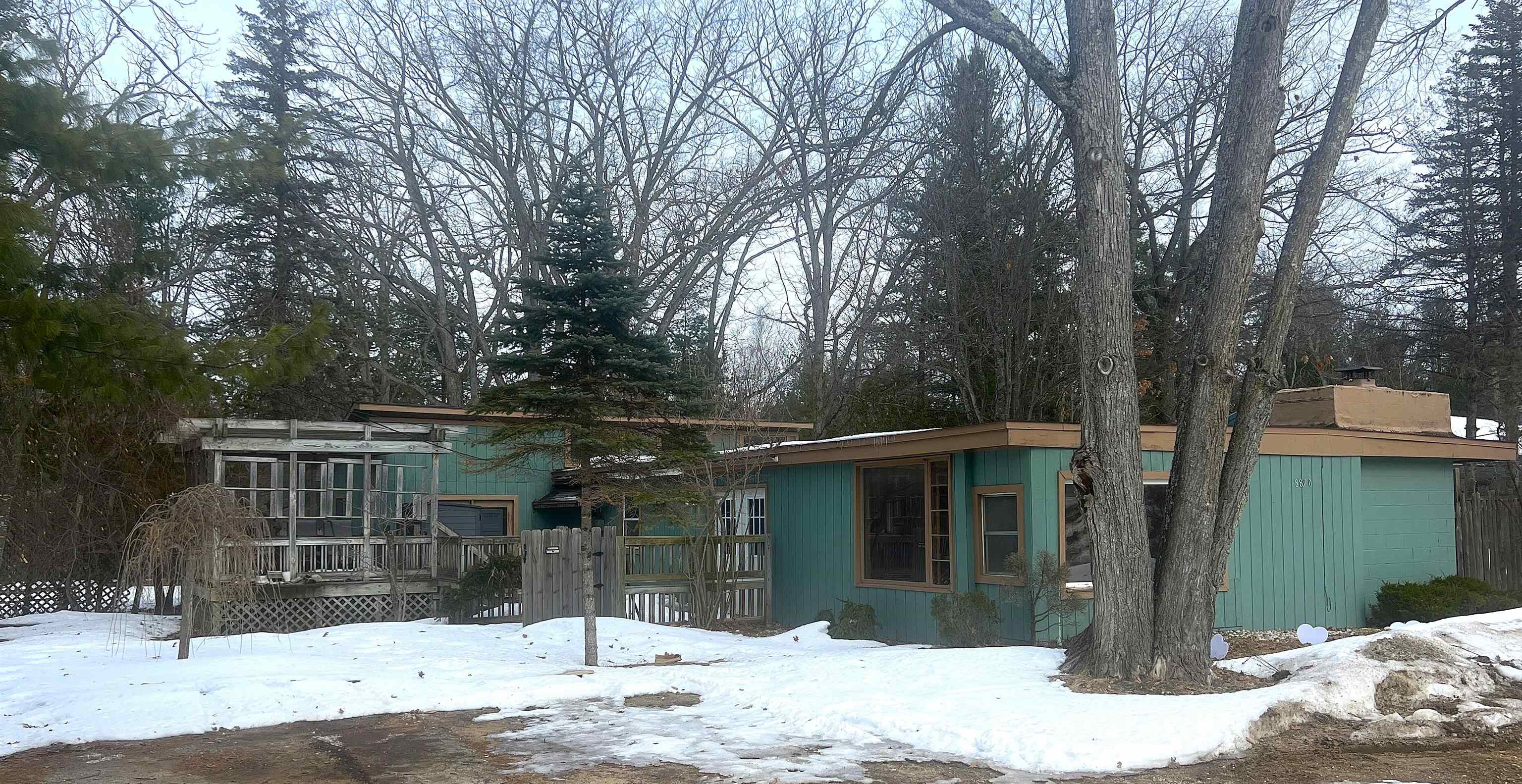 8890 Us-131, S, Grawn, MI, 49637-9622