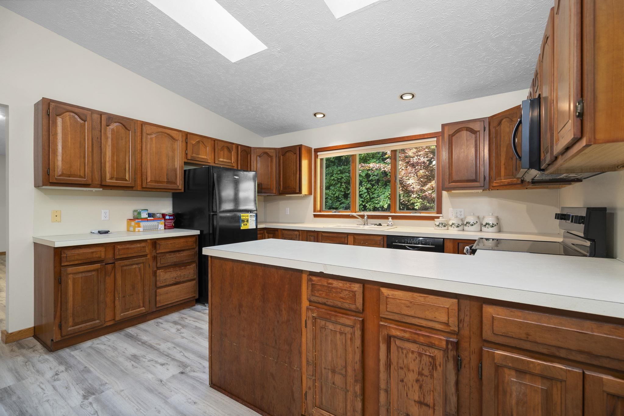 211 E 7th Street, Northport, MI, 49670-9770