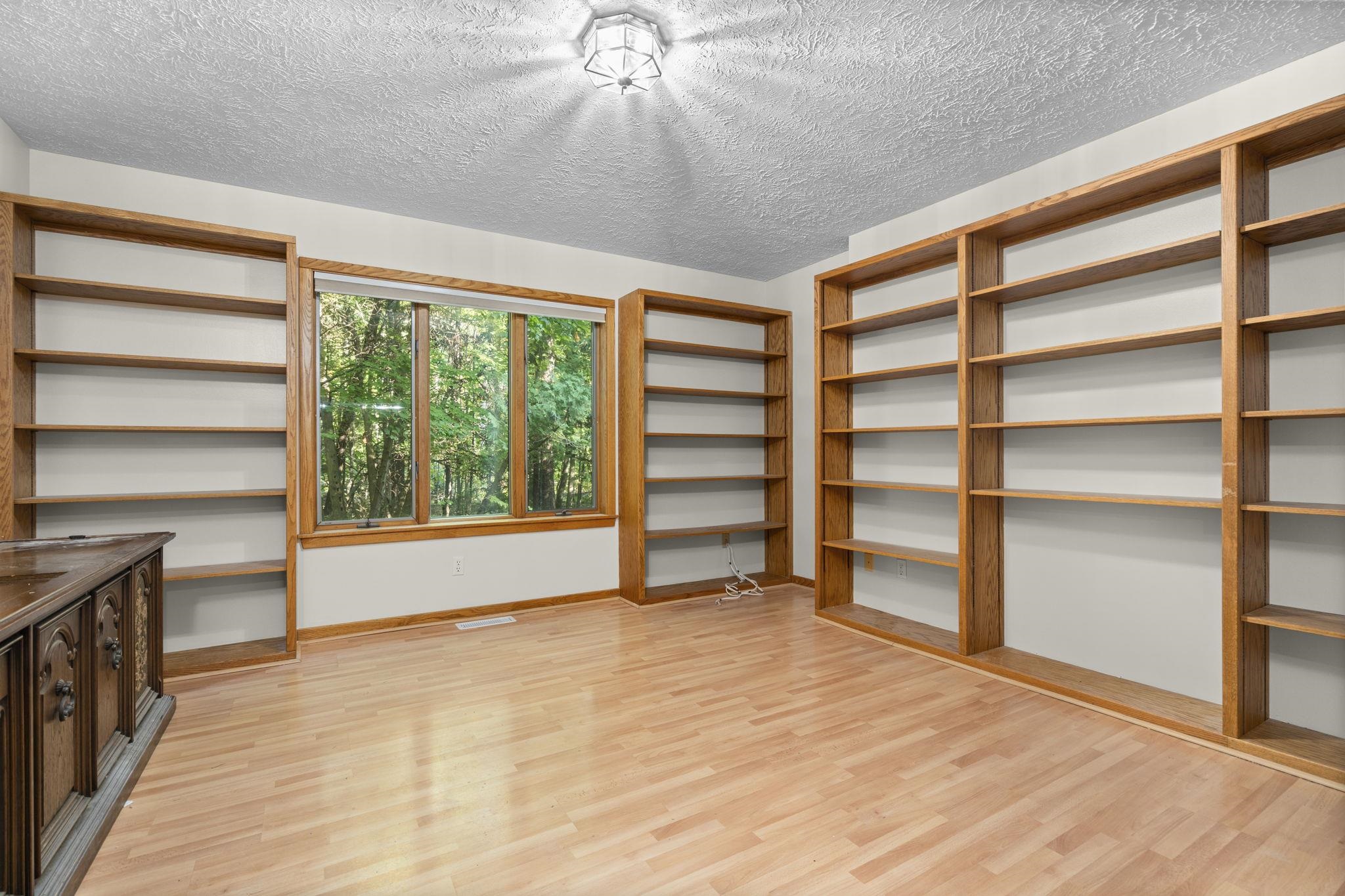 211 E 7th Street, Northport, MI, 49670-9770