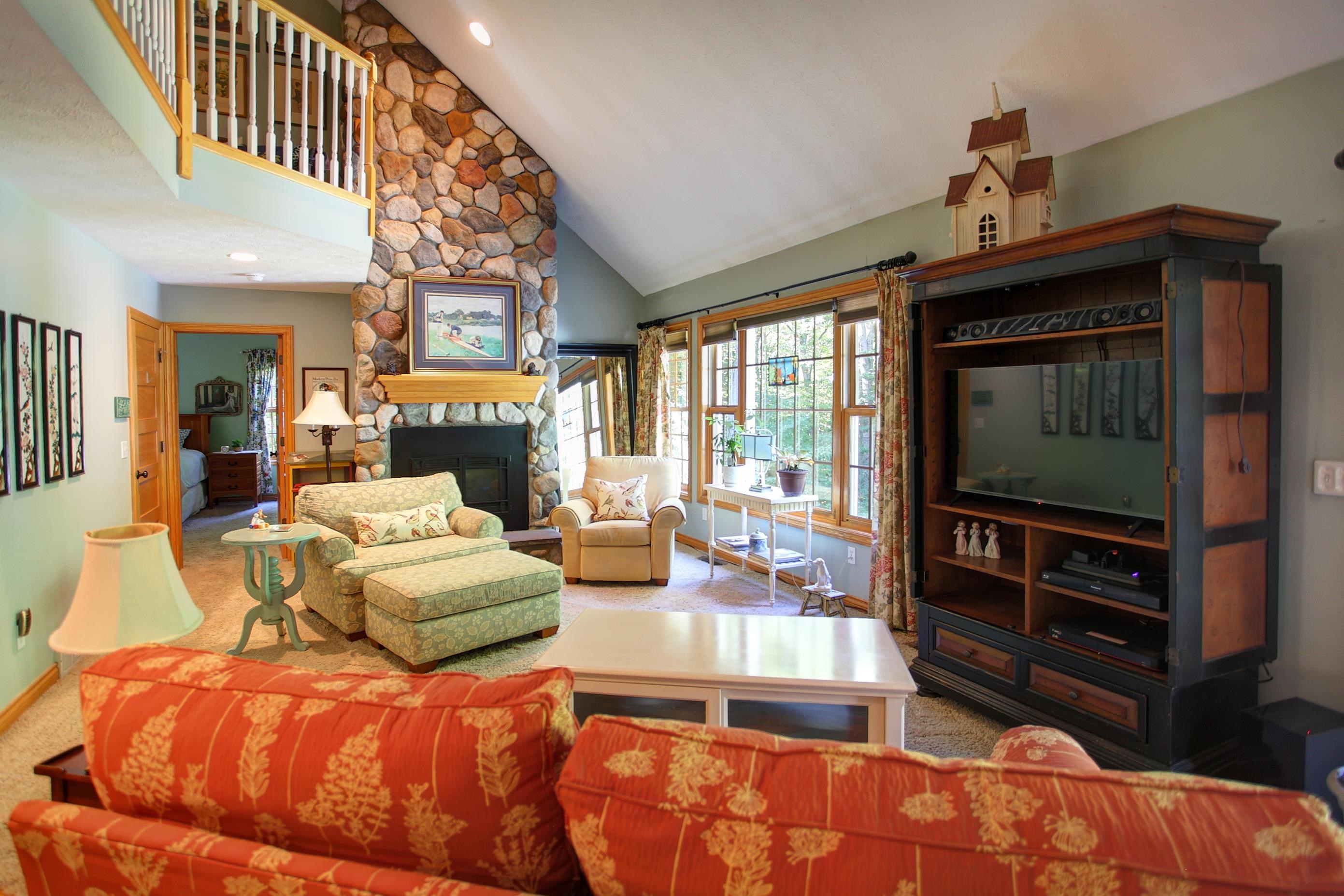 12900 S Woodhaven Lane, Traverse City, MI, 49684