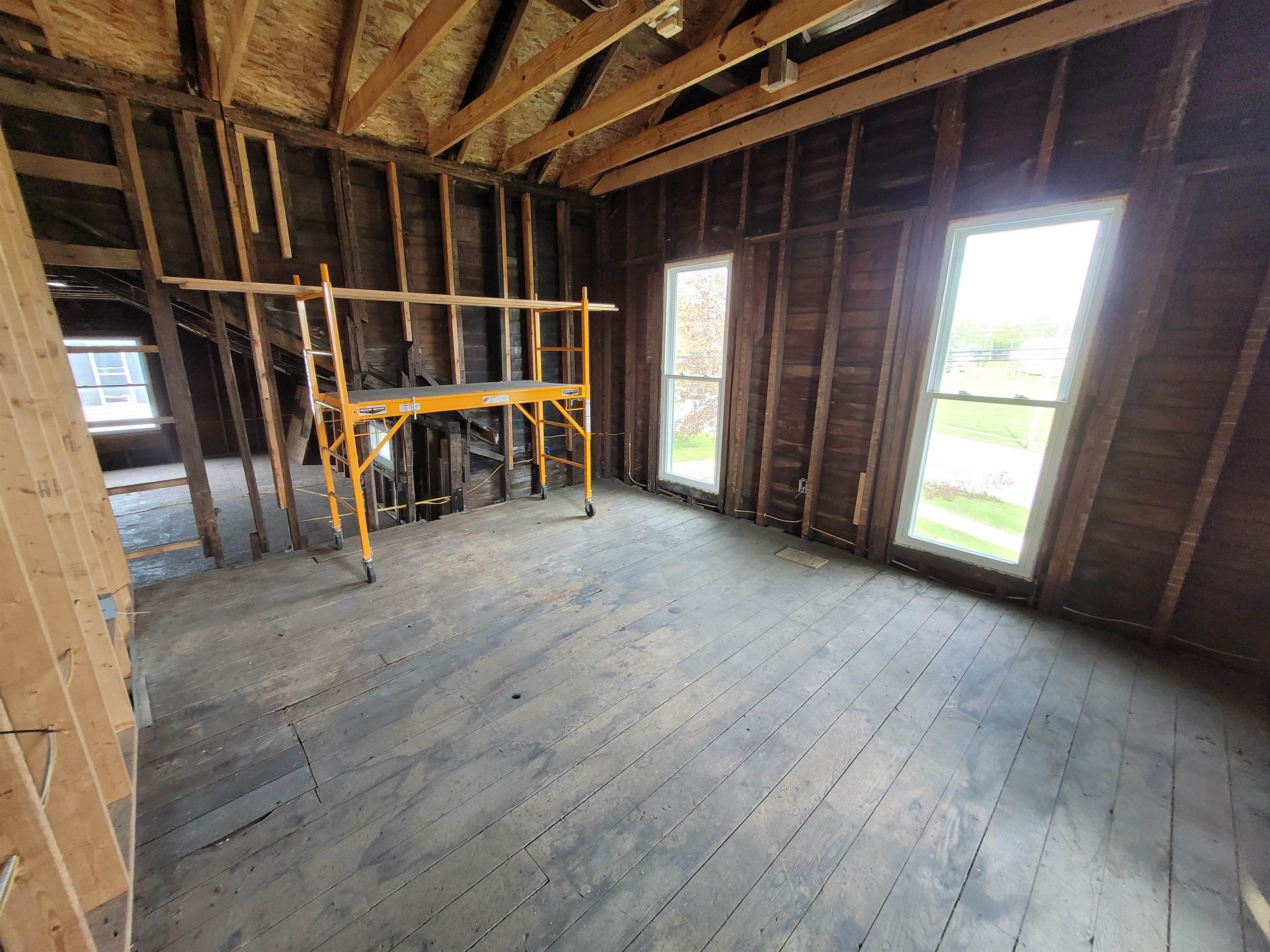 214 S Pine Street, Saint Louis, MI, 48880