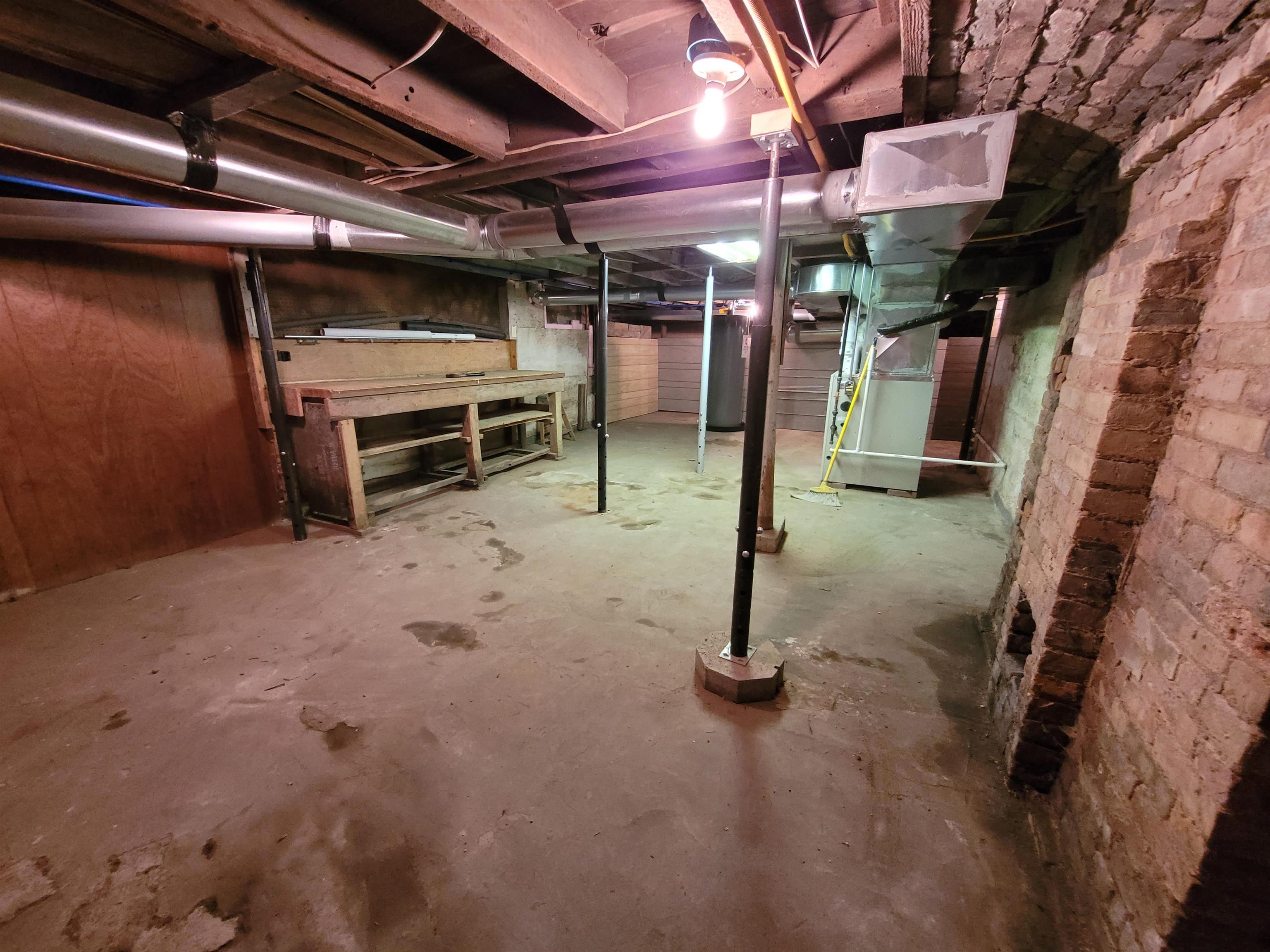 214 S Pine Street, Saint Louis, MI, 48880