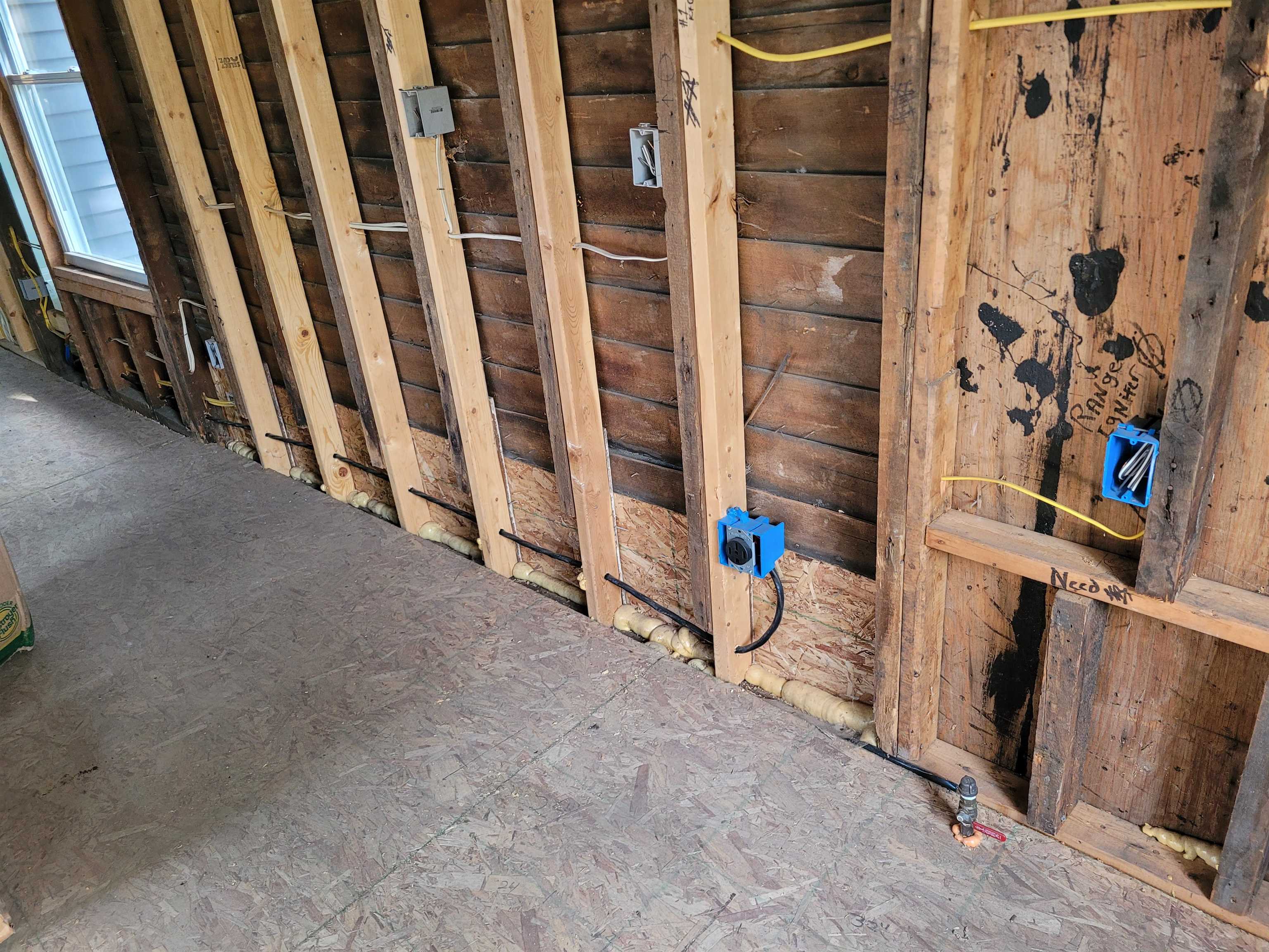 214 S Pine Street, Saint Louis, MI, 48880