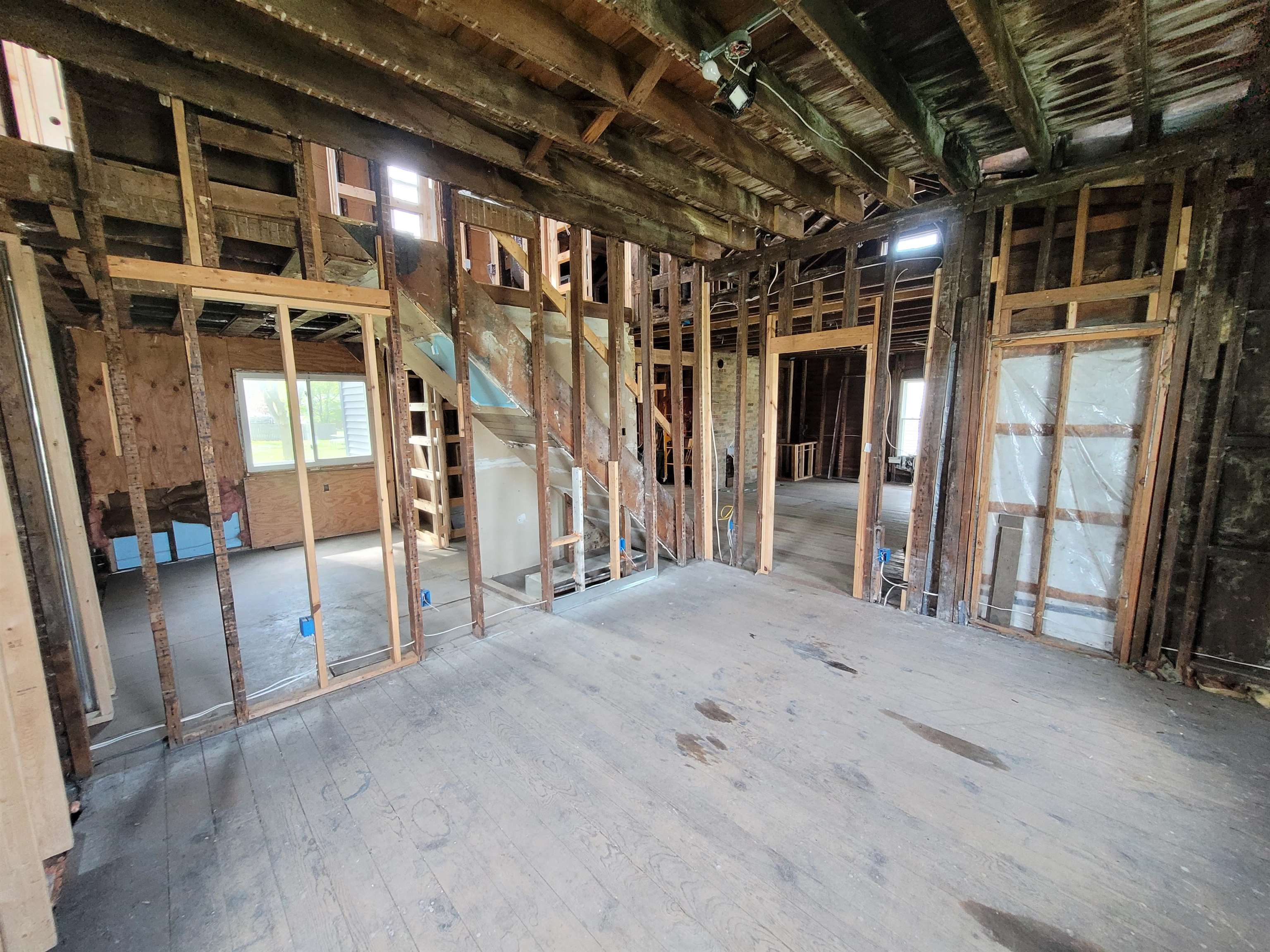 214 S Pine Street, Saint Louis, MI, 48880