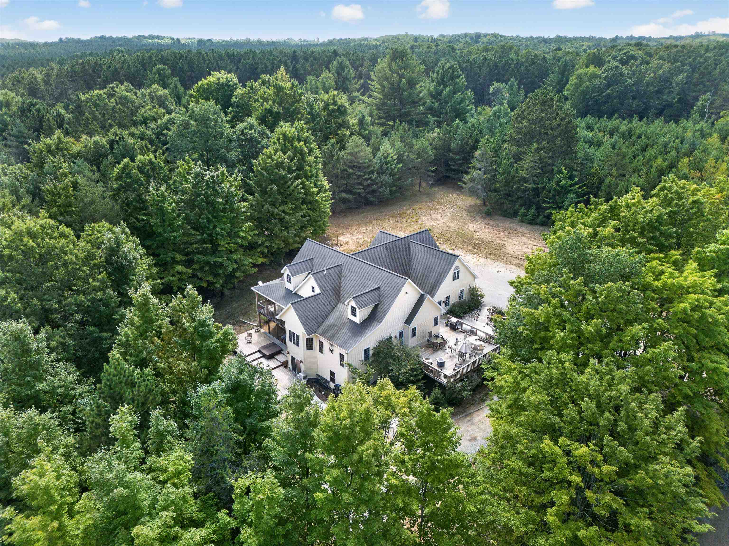 Photo 1 of Single family home for sale at 3855 Pulver Woods Dr, Williamsburg, MI 49690 | MLS# 78080065850 | Listing updated on 2026-09-17