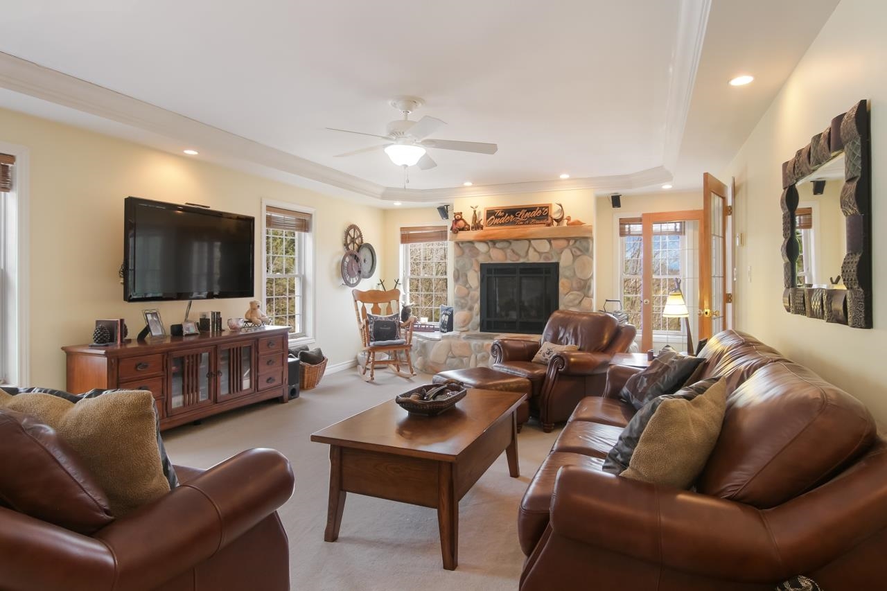 3855 Pulver Woods Drive photo 15