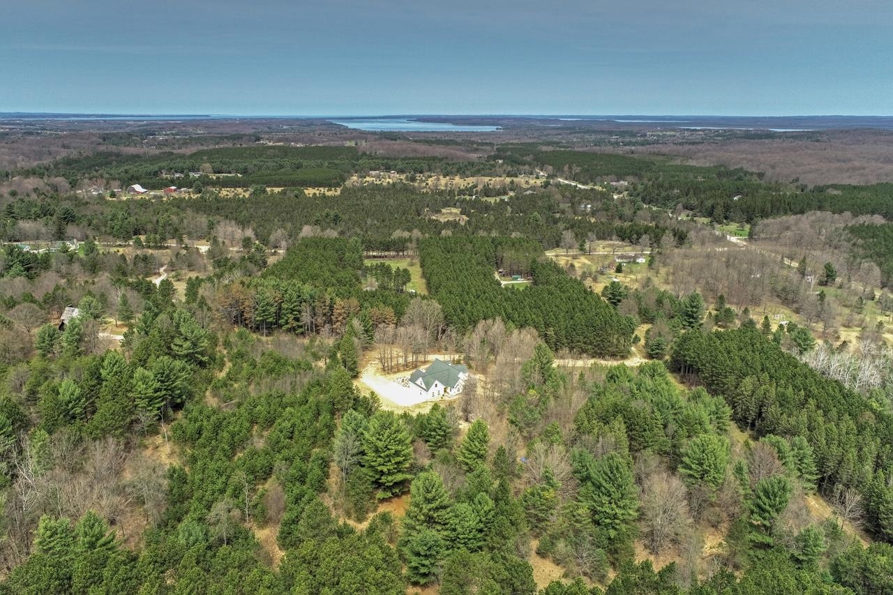 3855 Pulver Woods Drive photo 3