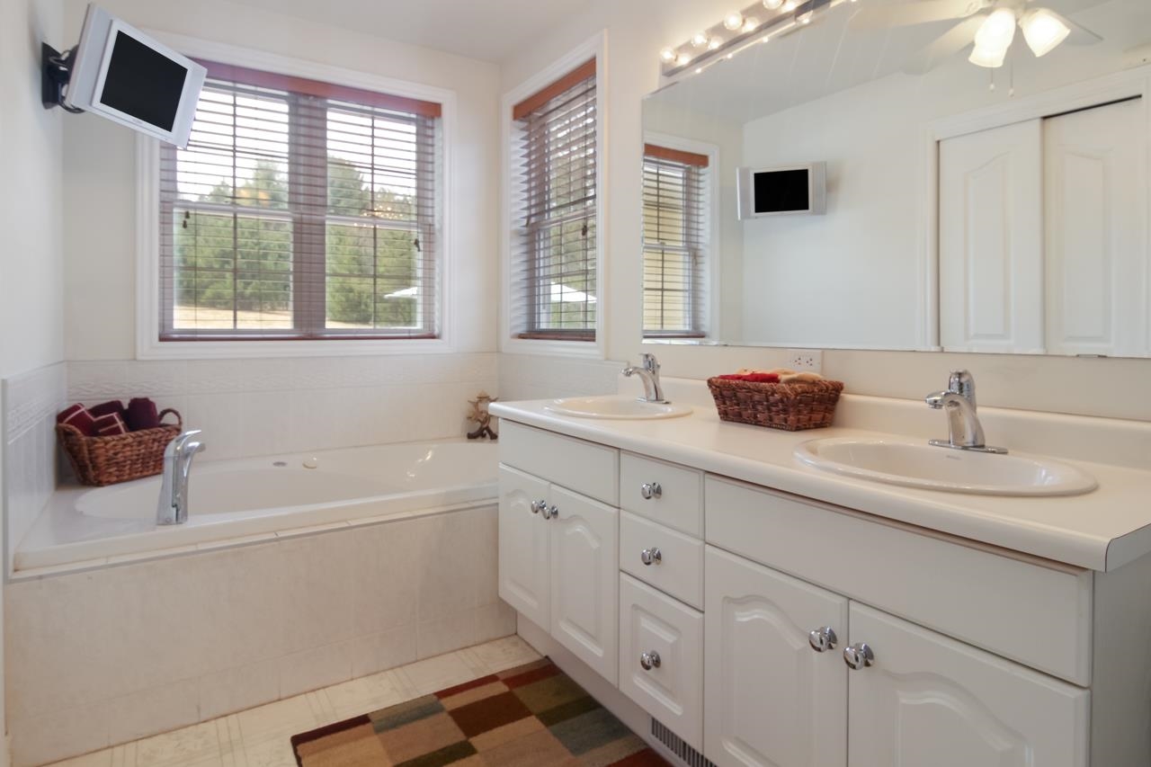 3855 Pulver Woods Drive photo 22
