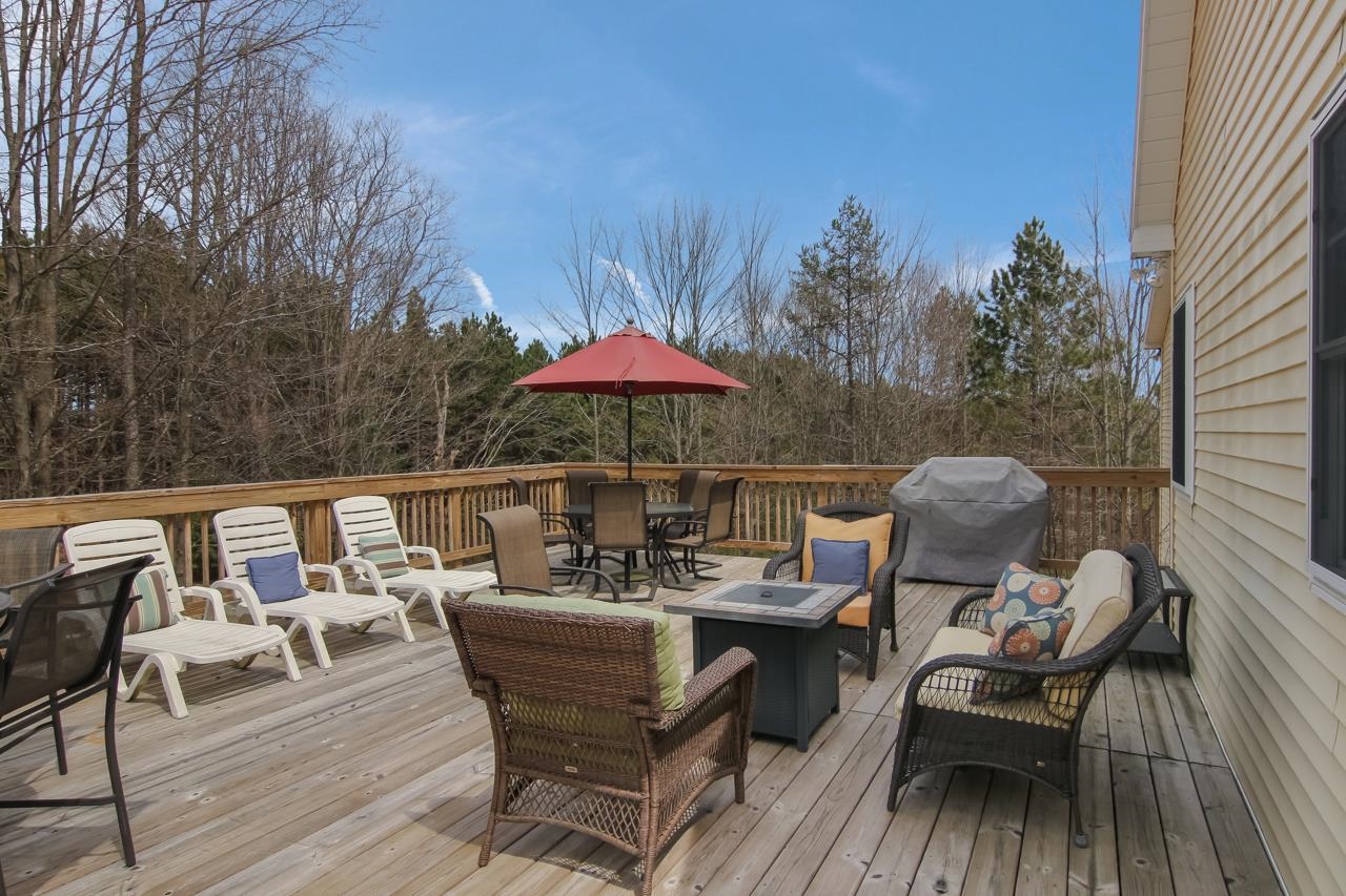 3855 Pulver Woods Drive photo 10