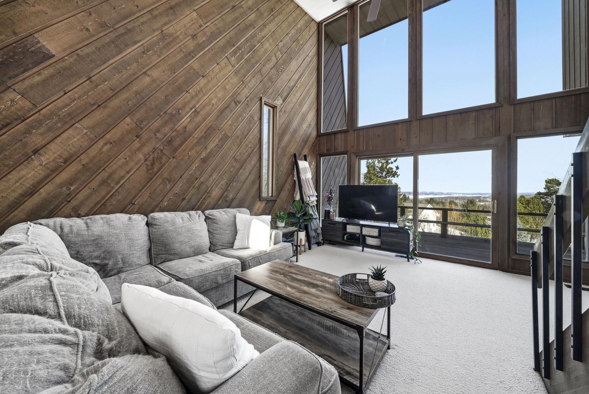 Traverse City, MI, 49684