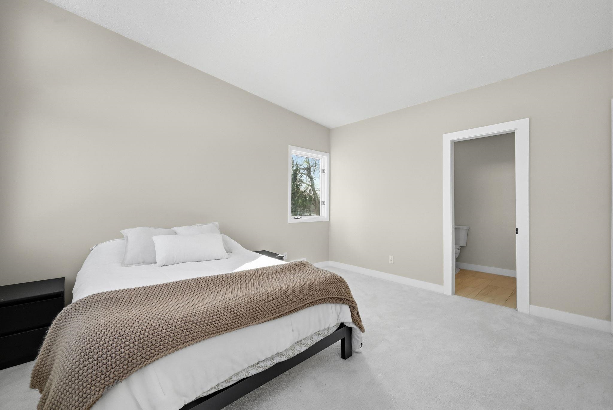 Traverse City, MI, 49684