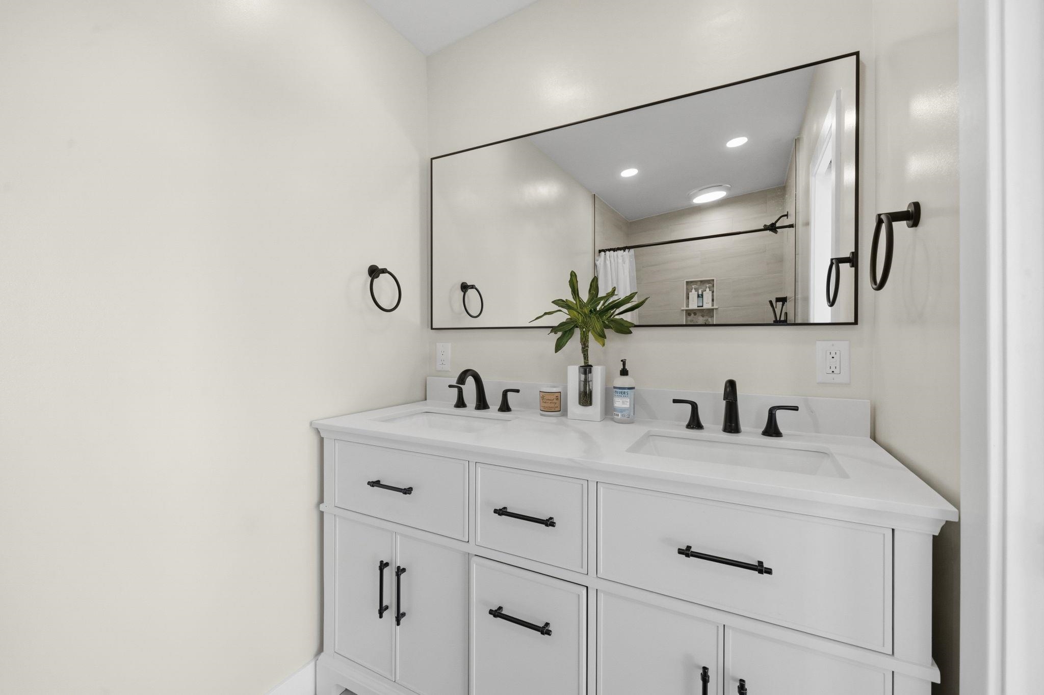 Traverse City, MI, 49684