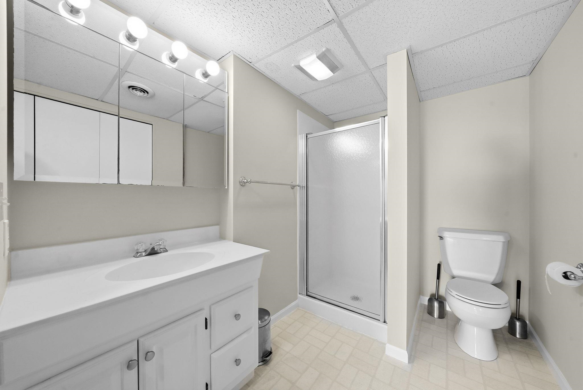 Traverse City, MI, 49684