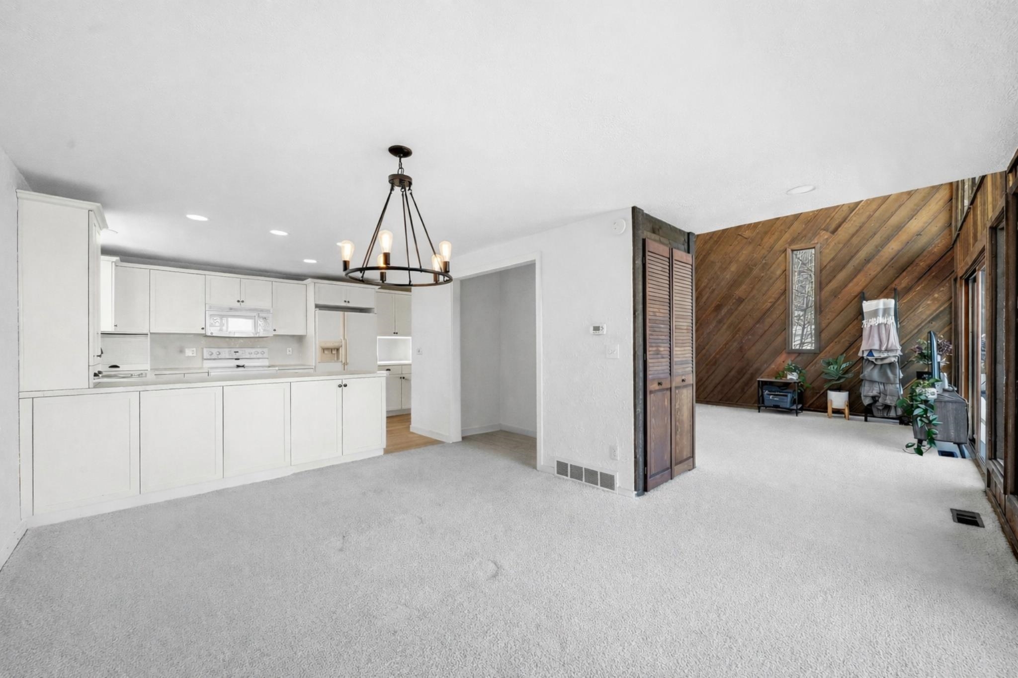 Traverse City, MI, 49684