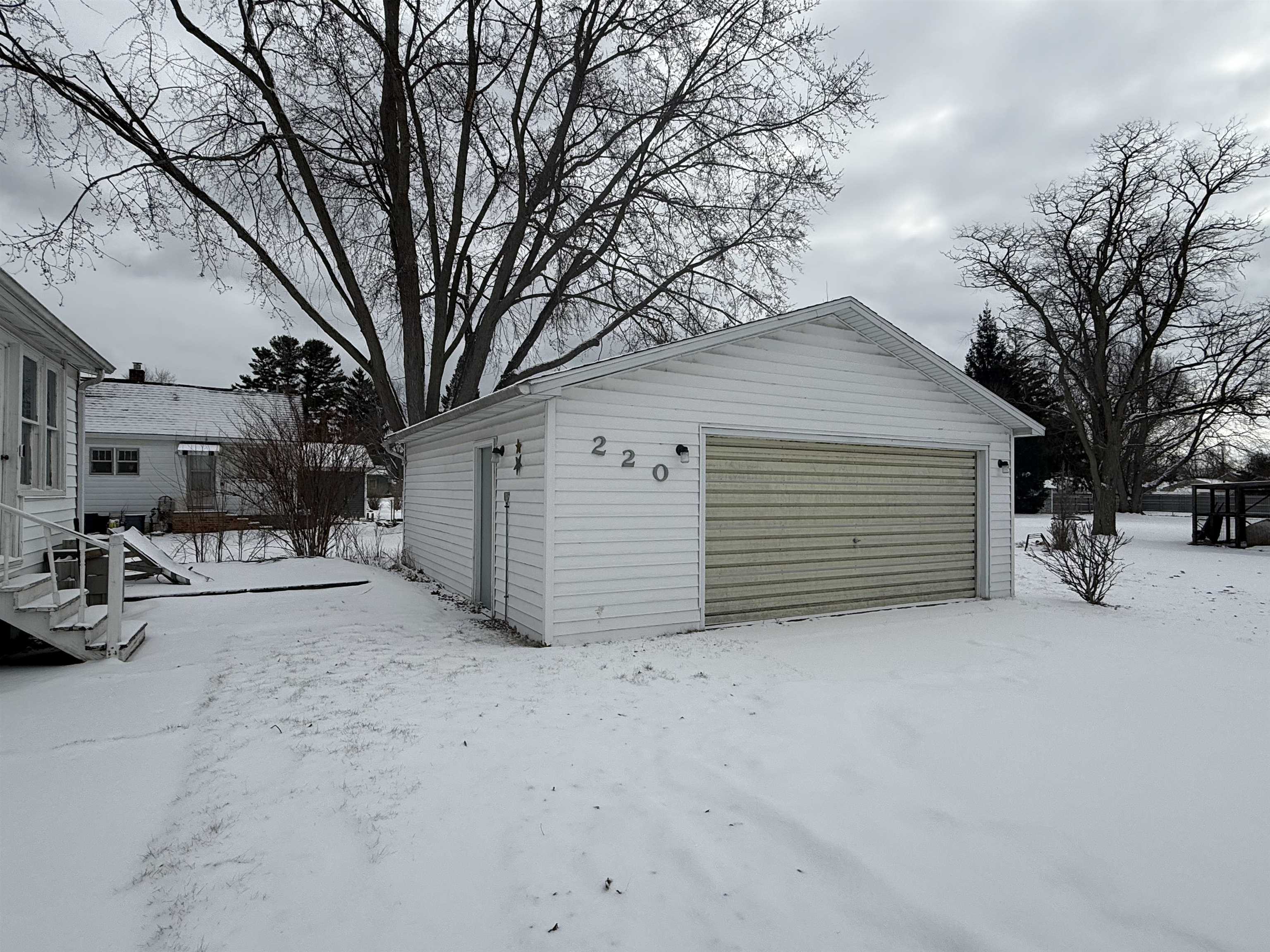 220 Alice Street photo 4