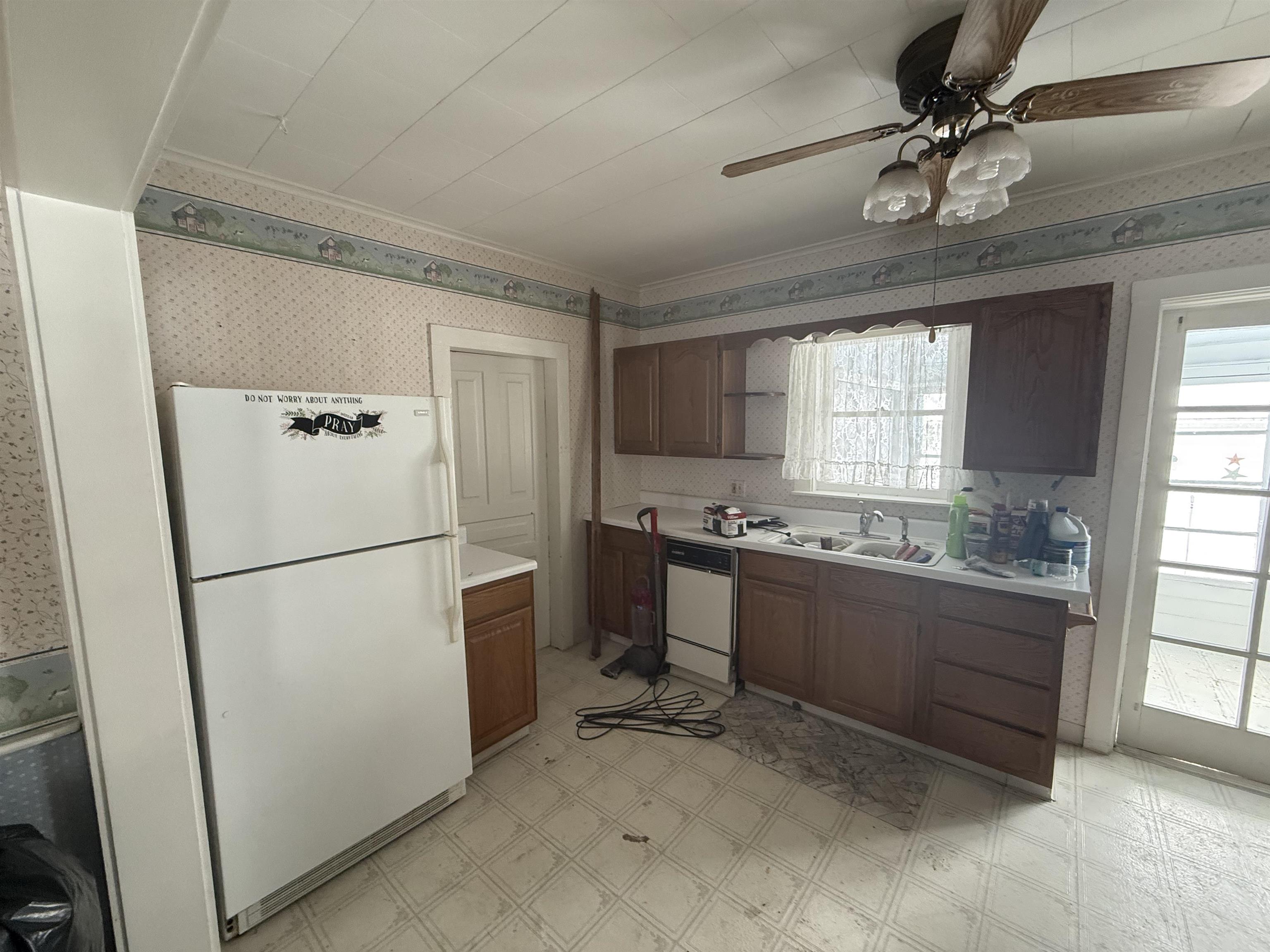 220 Alice Street photo 8