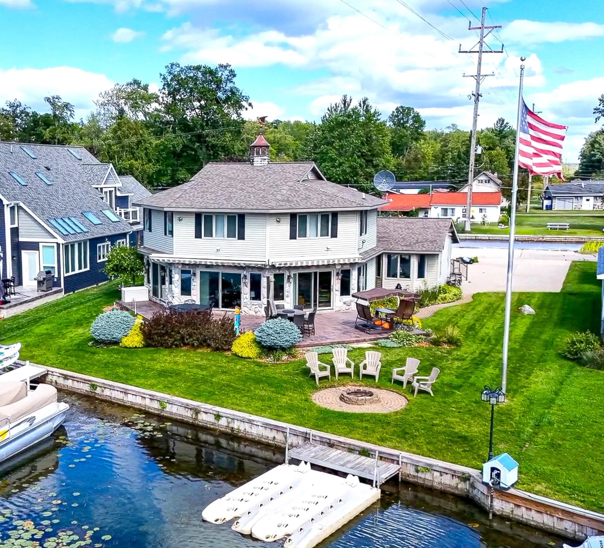 Photo of property for sale at 4690 Birchcrest Drive, Houghton Lake MI 48629