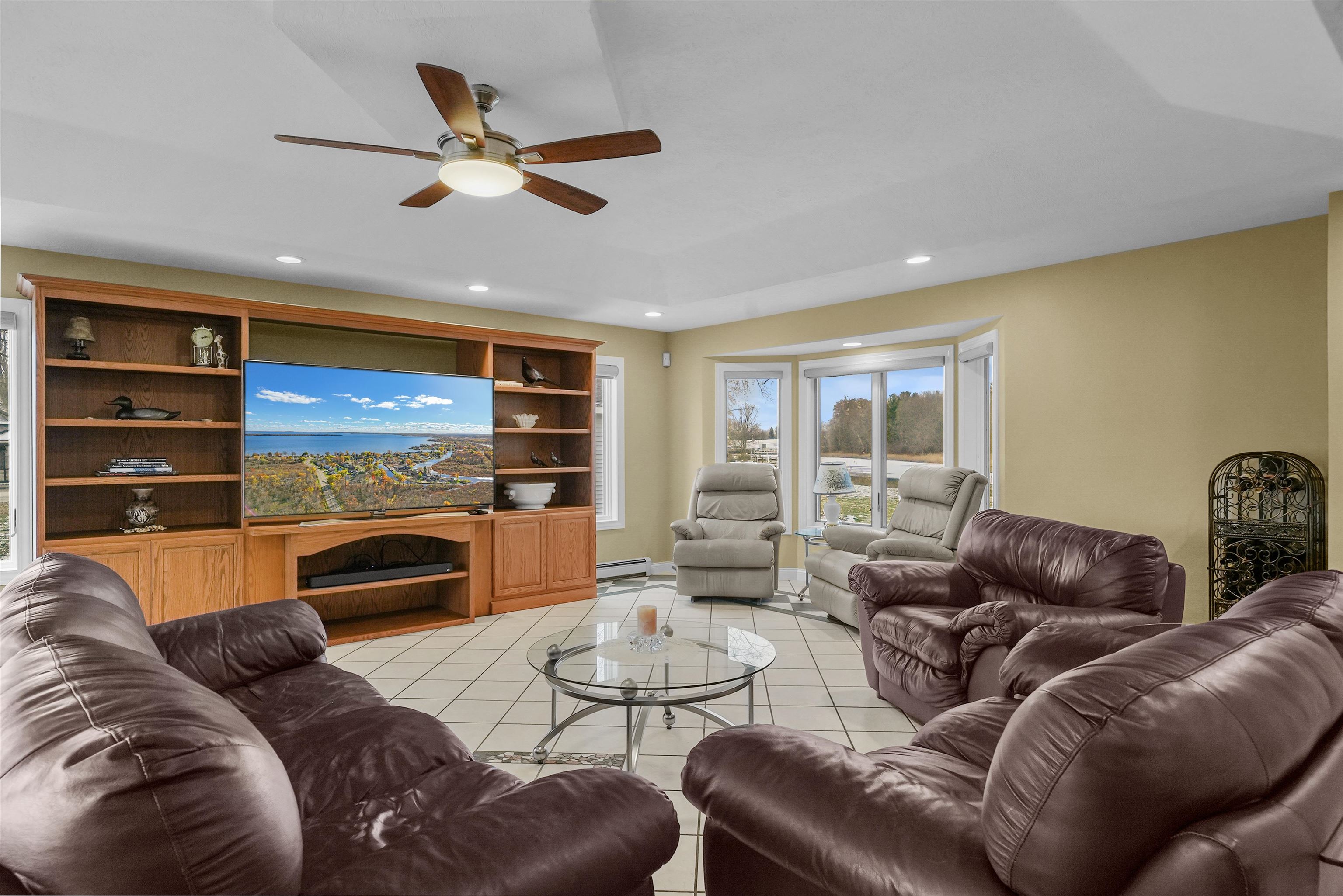 4690 Birchcrest Drive photo 23