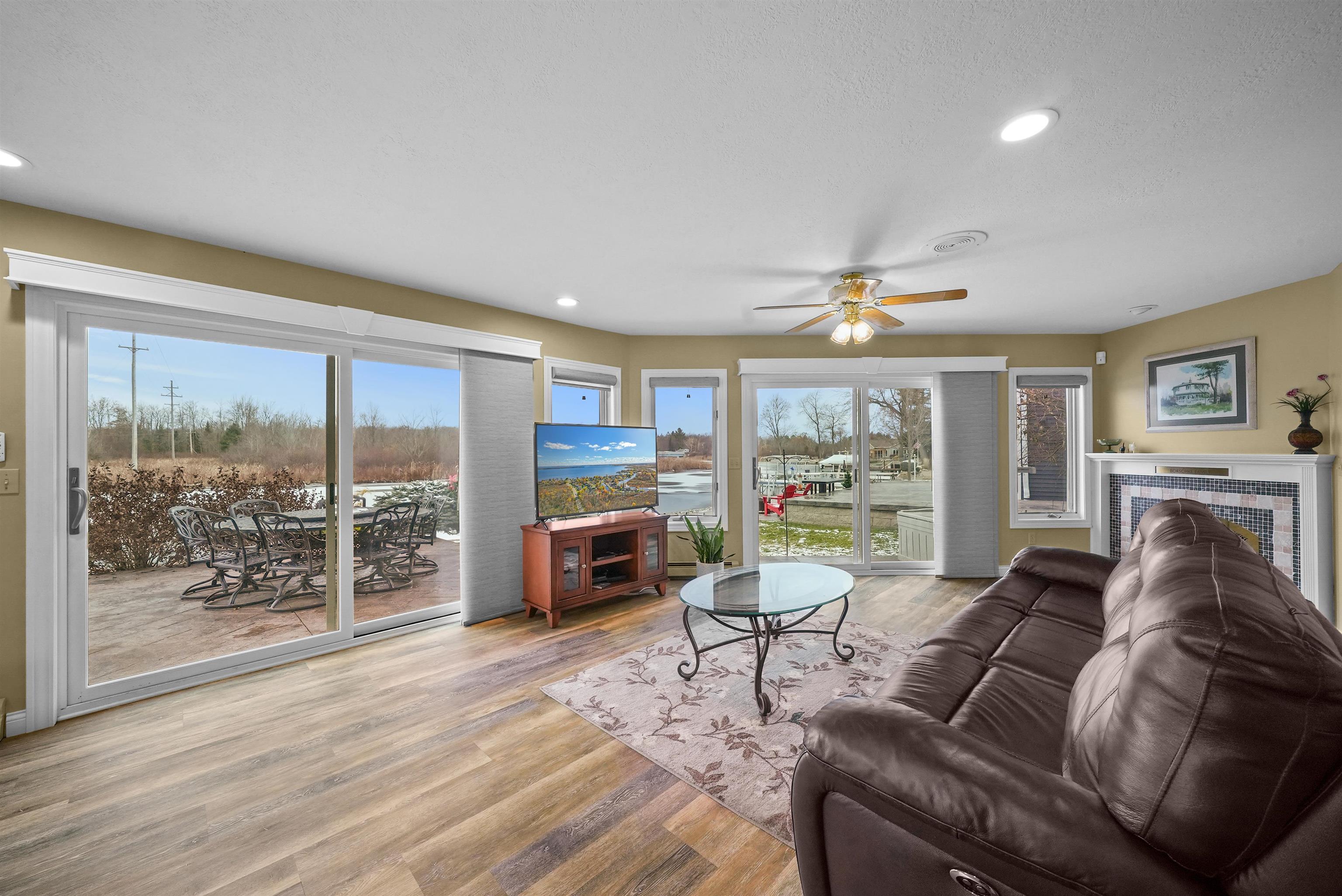4690 Birchcrest Drive photo 6