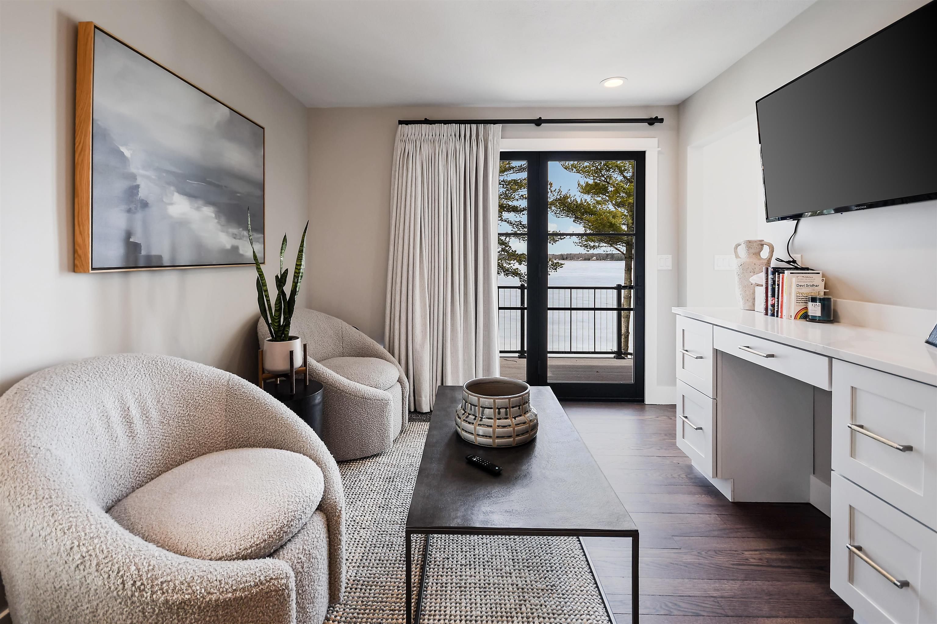 5568 Lakeview Drive, Interlochen, MI, 49643