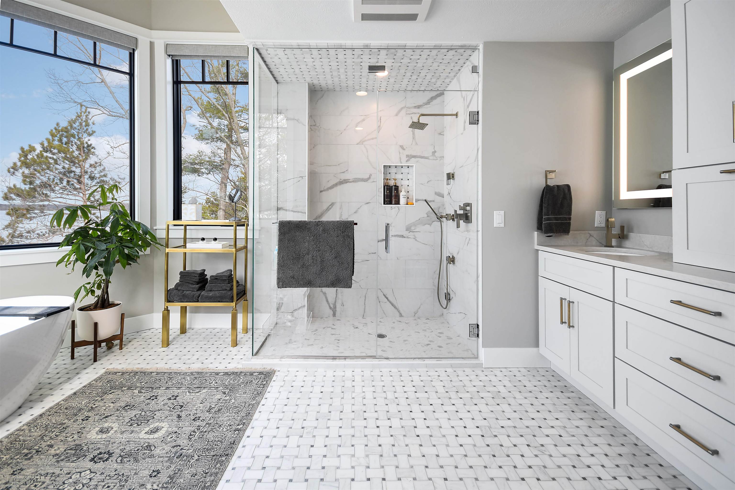 5568 Lakeview Drive, Interlochen, MI, 49643