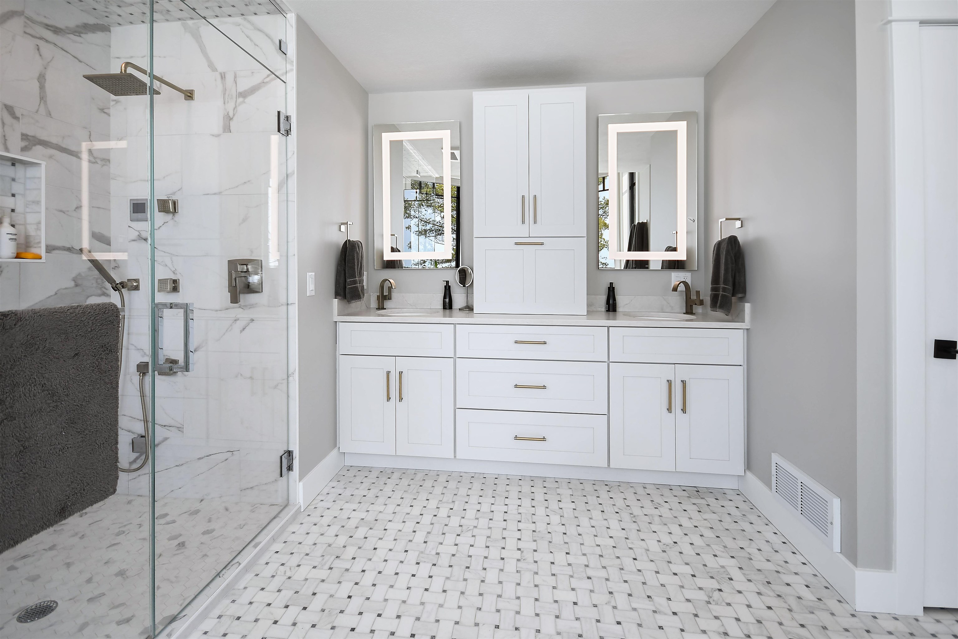 5568 Lakeview Drive, Interlochen, MI, 49643