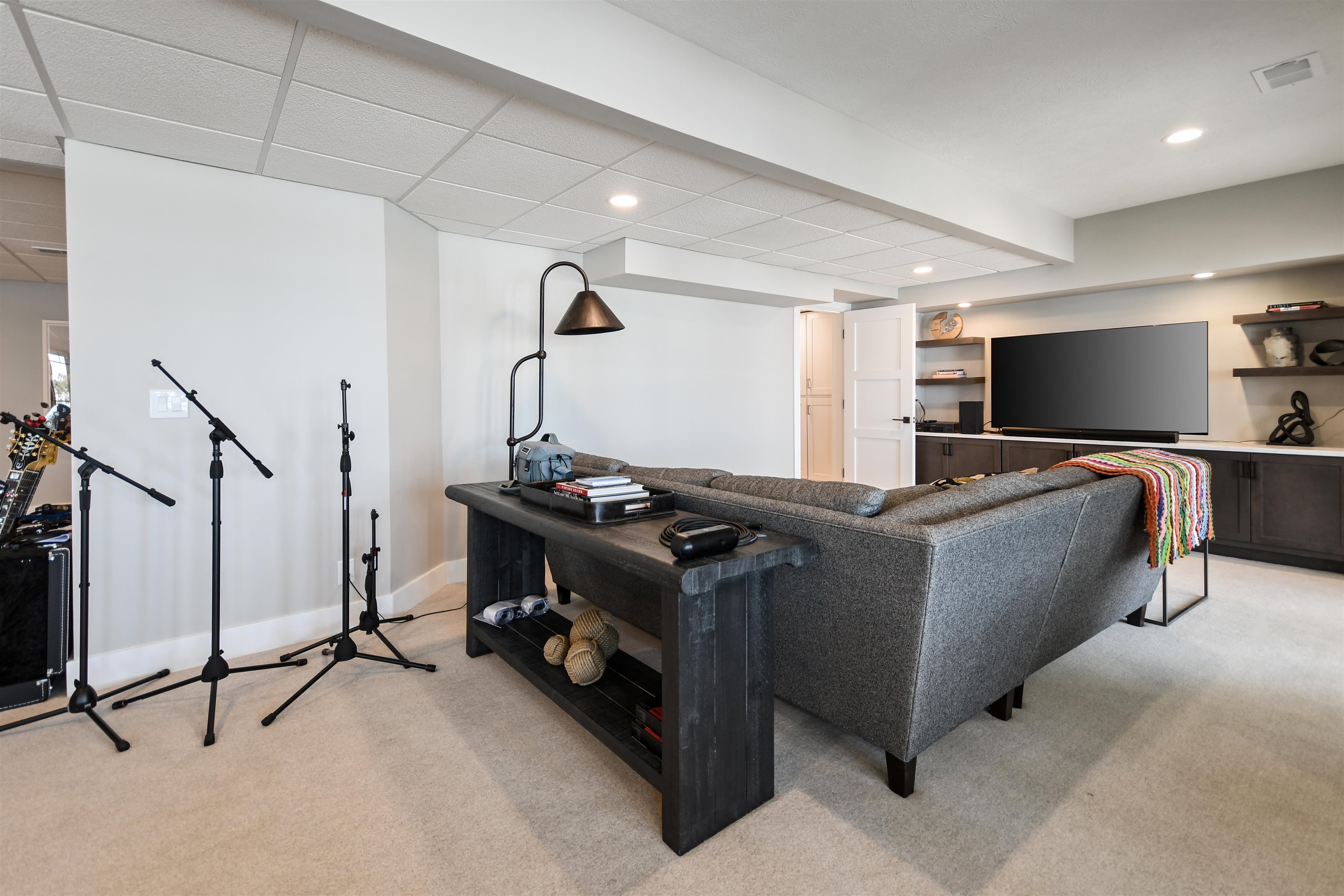 5568 Lakeview Drive, Interlochen, MI, 49643