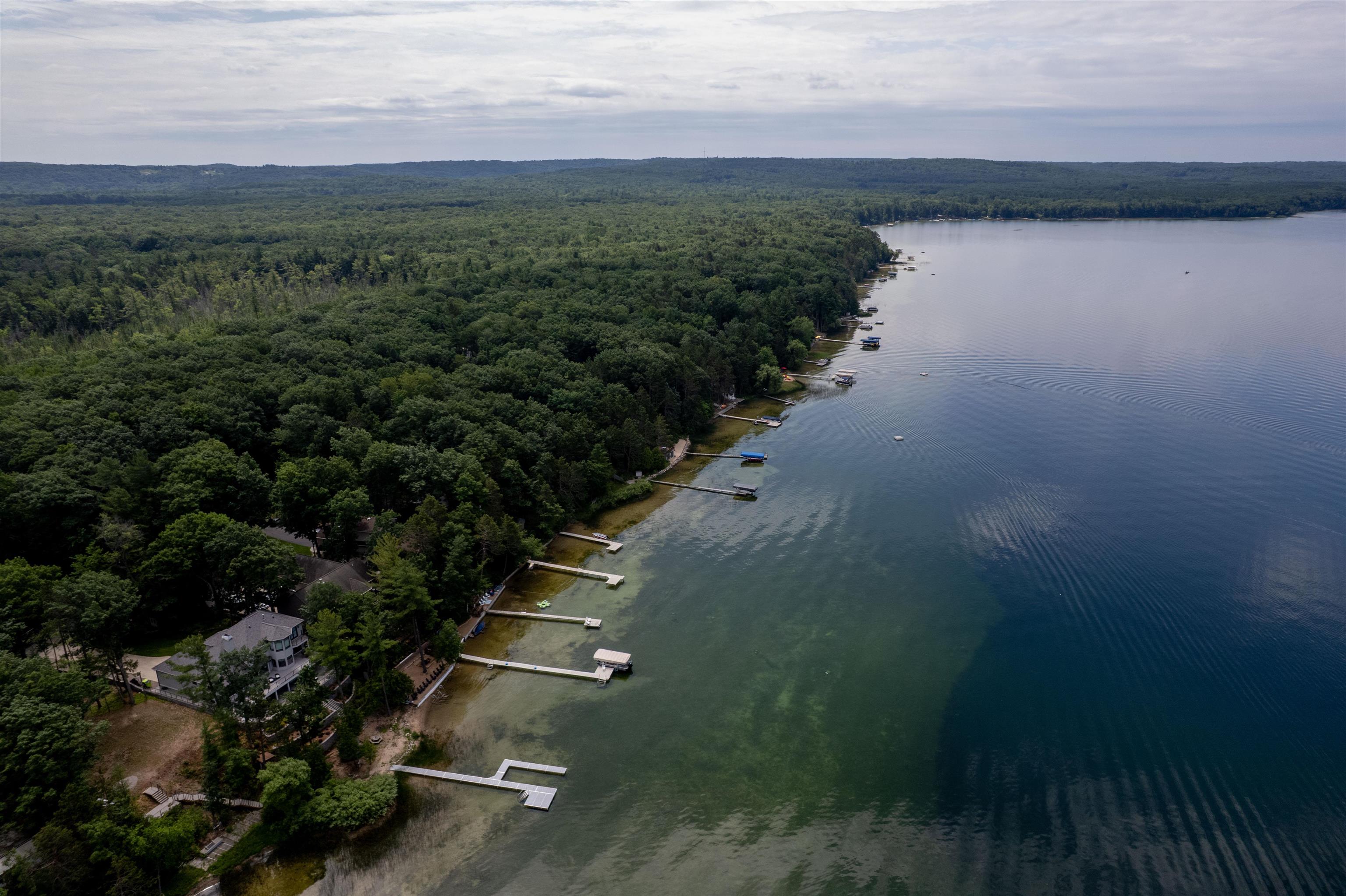 5568 Lakeview Drive, Interlochen, MI, 49643