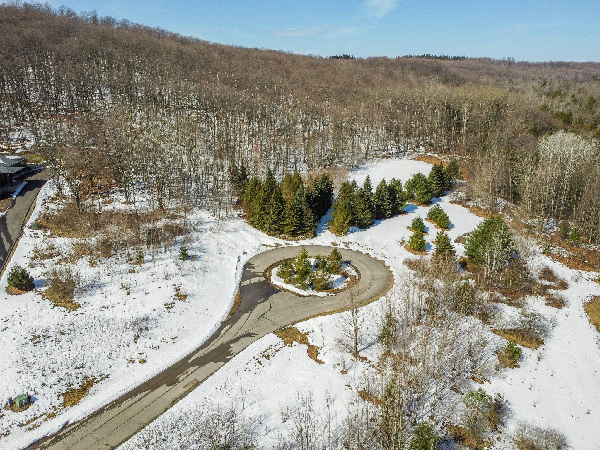 2171 N Belanger Creek Drive, Suttons Bay, MI, 49682