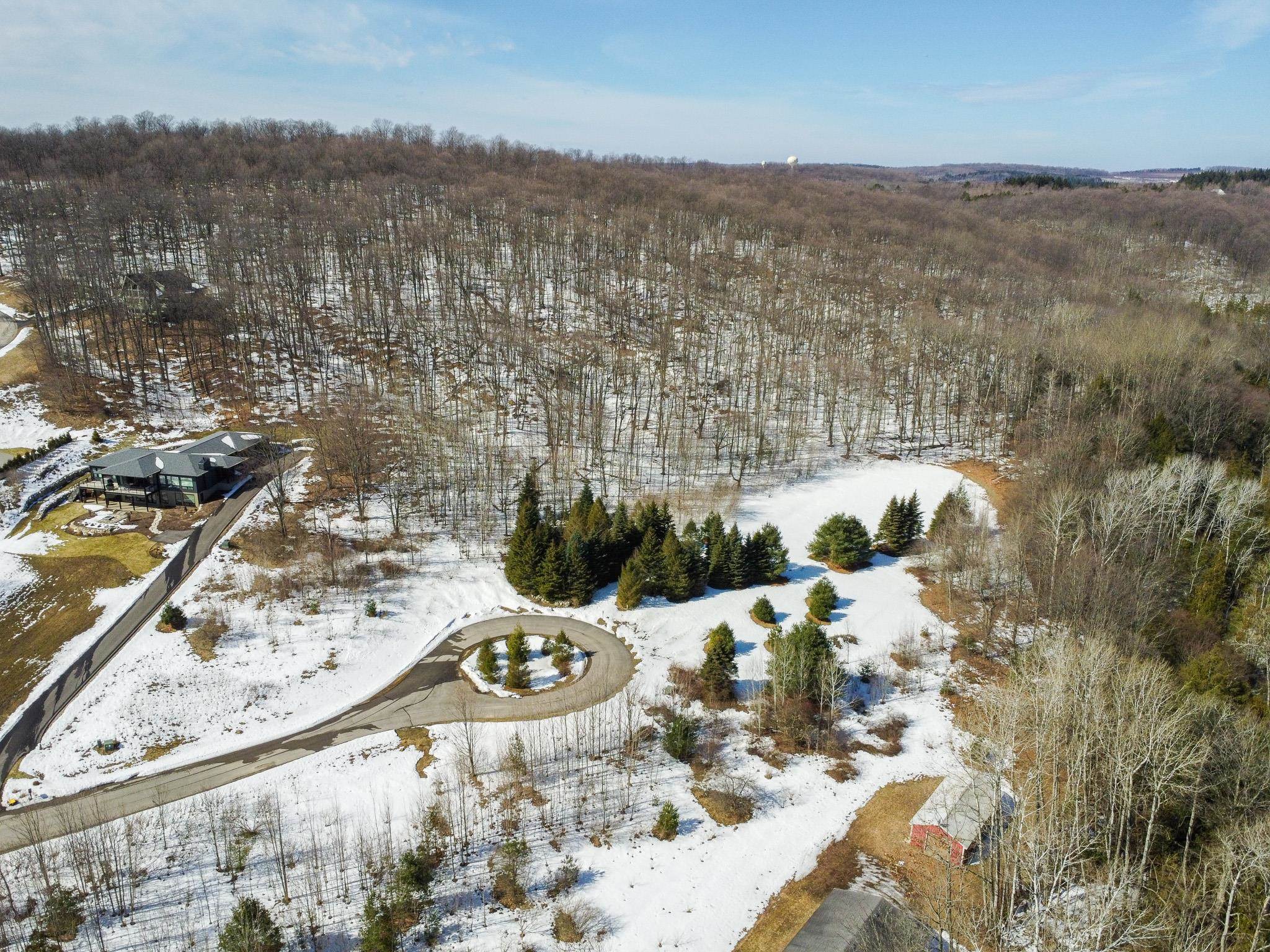 2171 N Belanger Creek Drive, Suttons Bay, MI, 49682