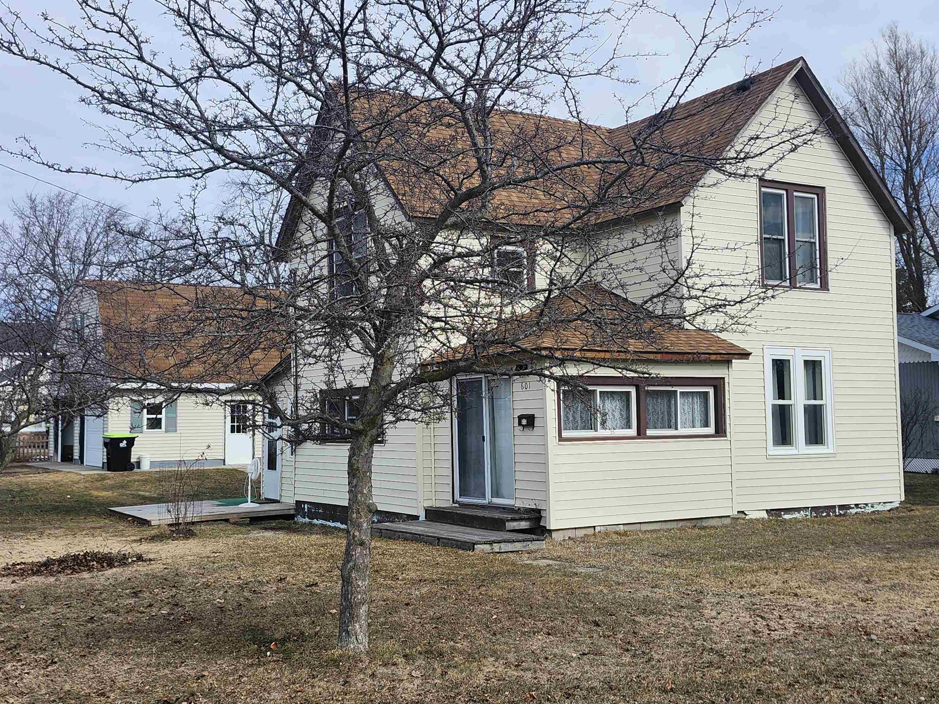 Photo of property for sale at 601 E Westover Street, East Tawas MI 48730