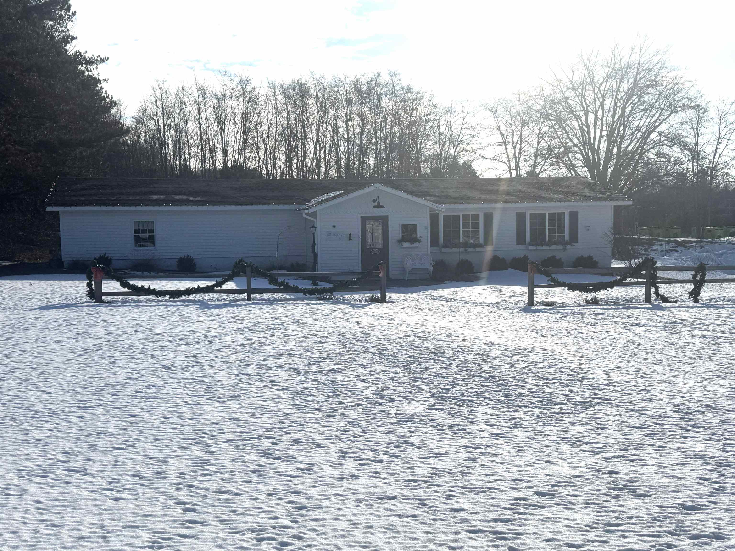 11516 Main Street, Honor, MI, 49640