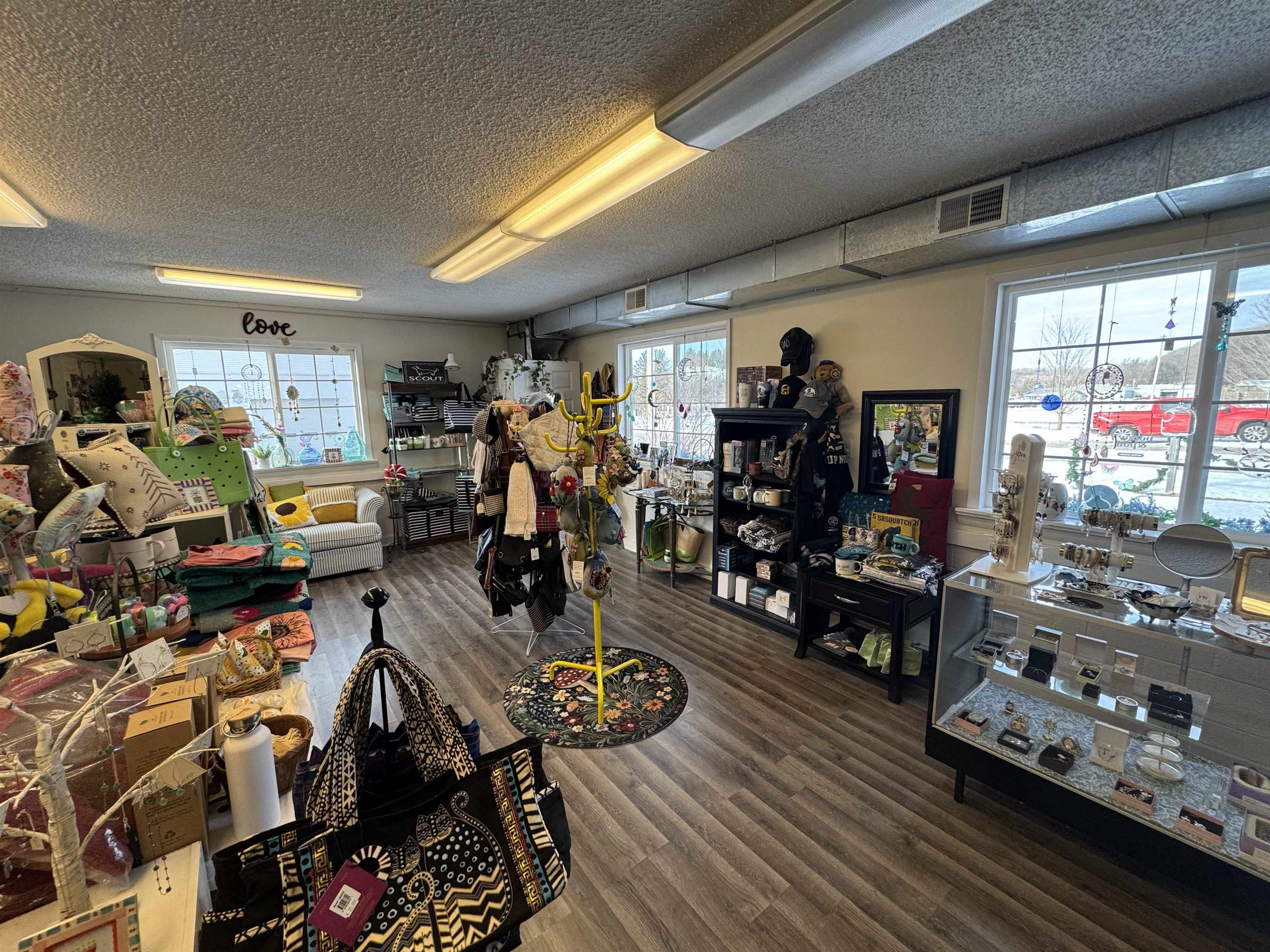 11516 Main Street, Honor, MI, 49640