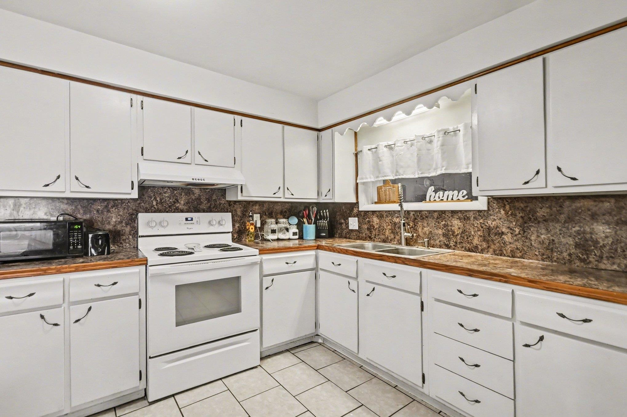 528 S Main Street Road, Fowler, MI, 48835-9781