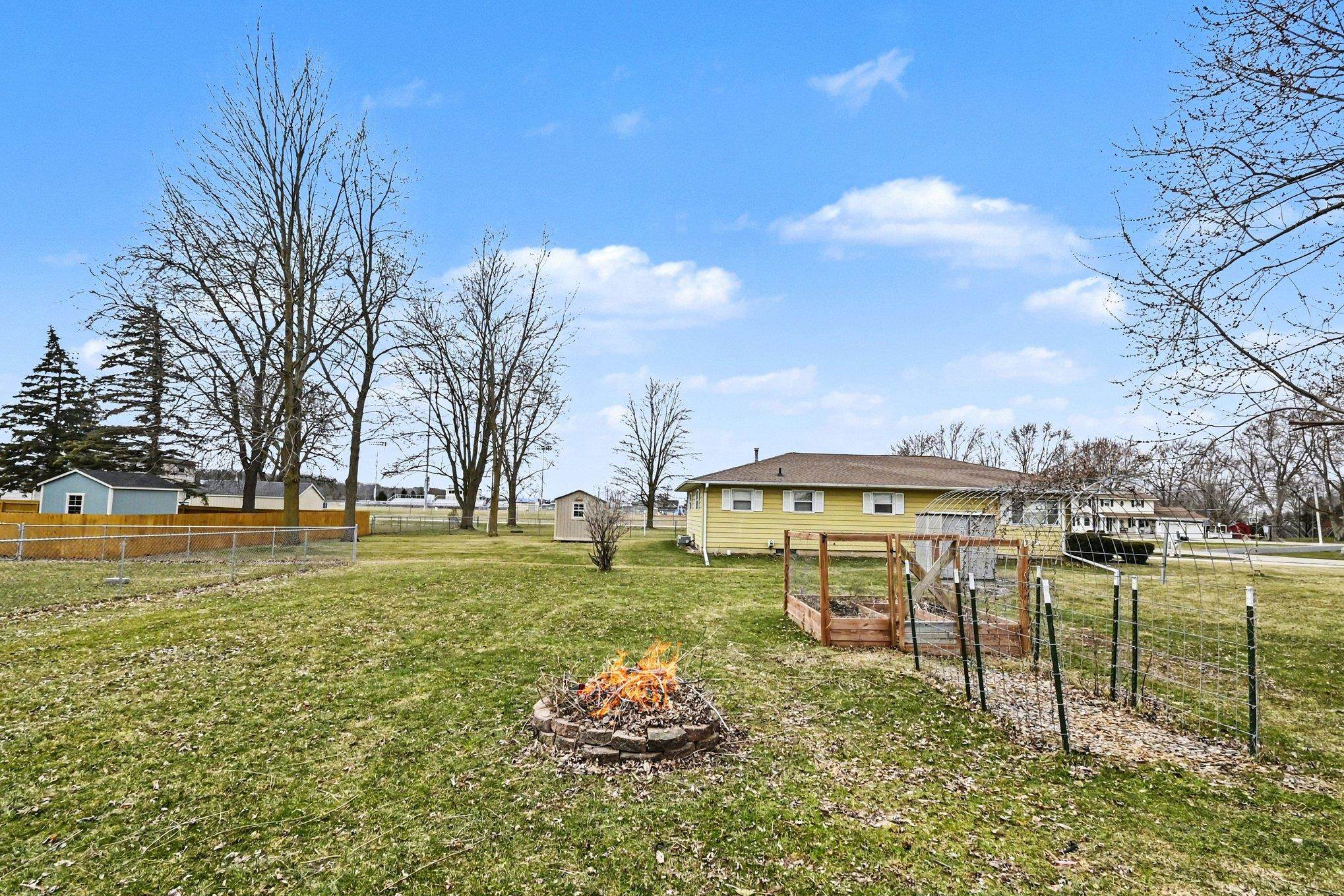 528 S Main Street Road, Fowler, MI, 48835-9781