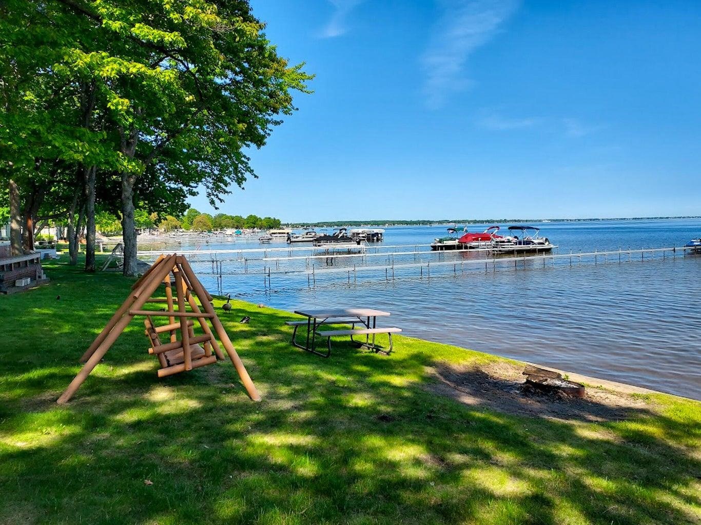 3974 W Houghton Lake Drive UNIT&nbsp;UNIT&nbsp;#7, Houghton Lake, MI, 48629