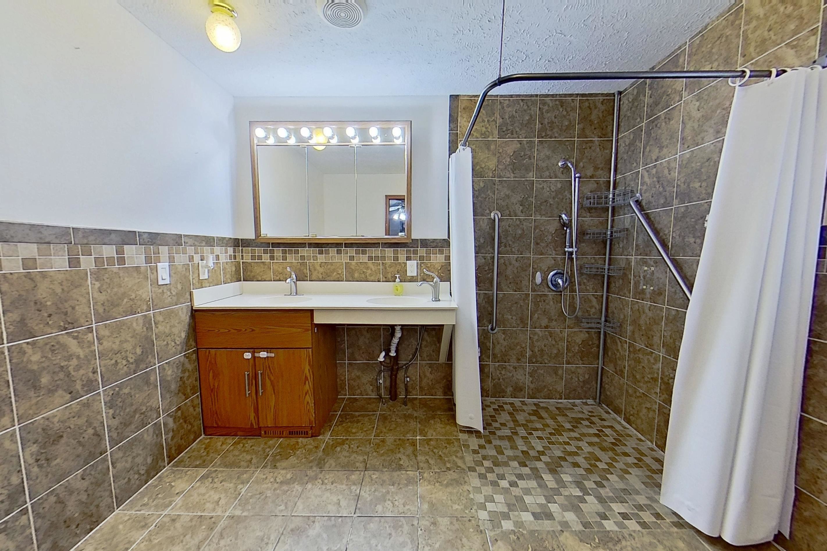 28 W Broomfield Road, Mount Pleasant, MI, 48858