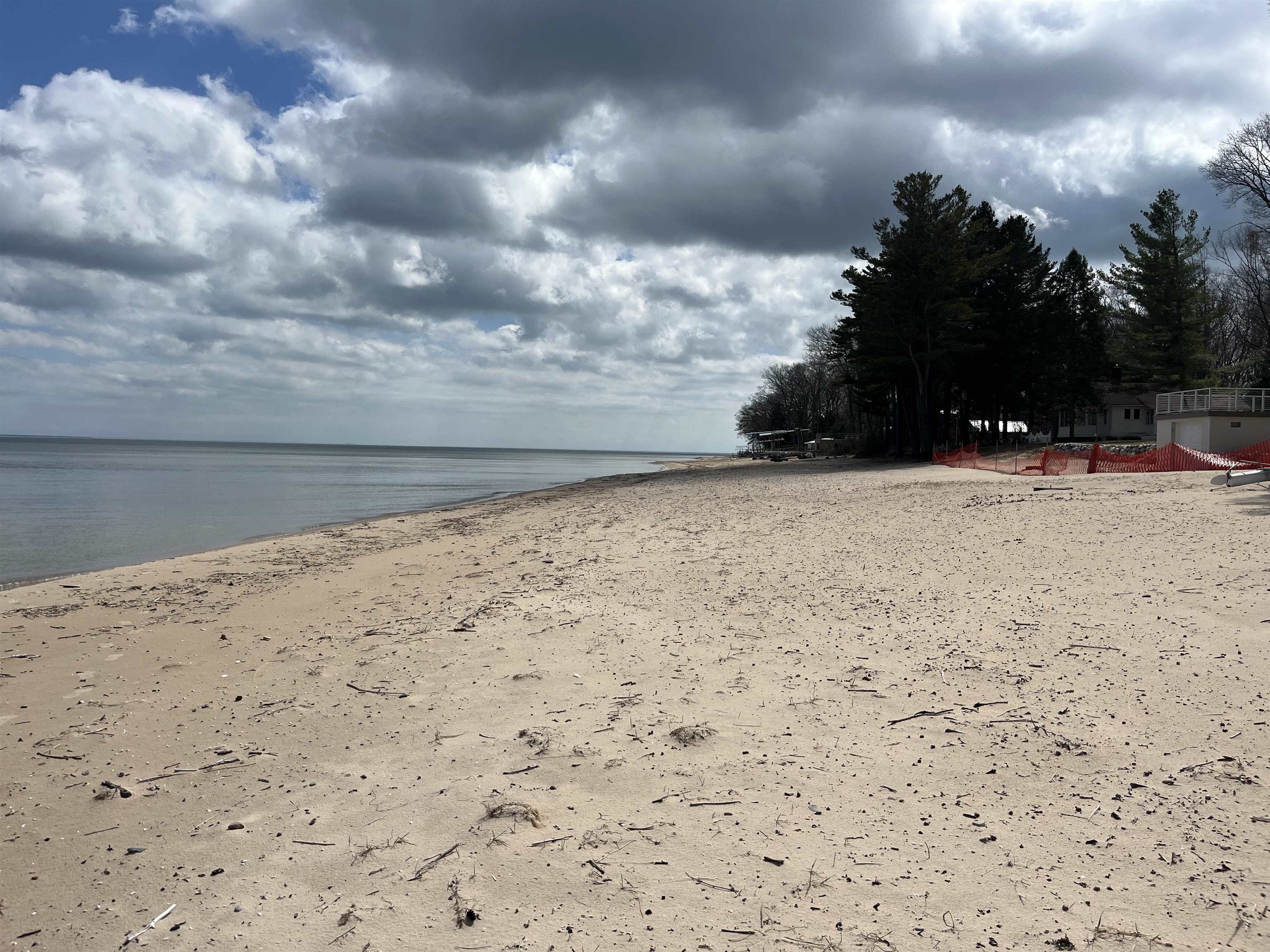 3rd image of 1024 Huron, Tawas City, MI 48763 | MLS# 77080066293
