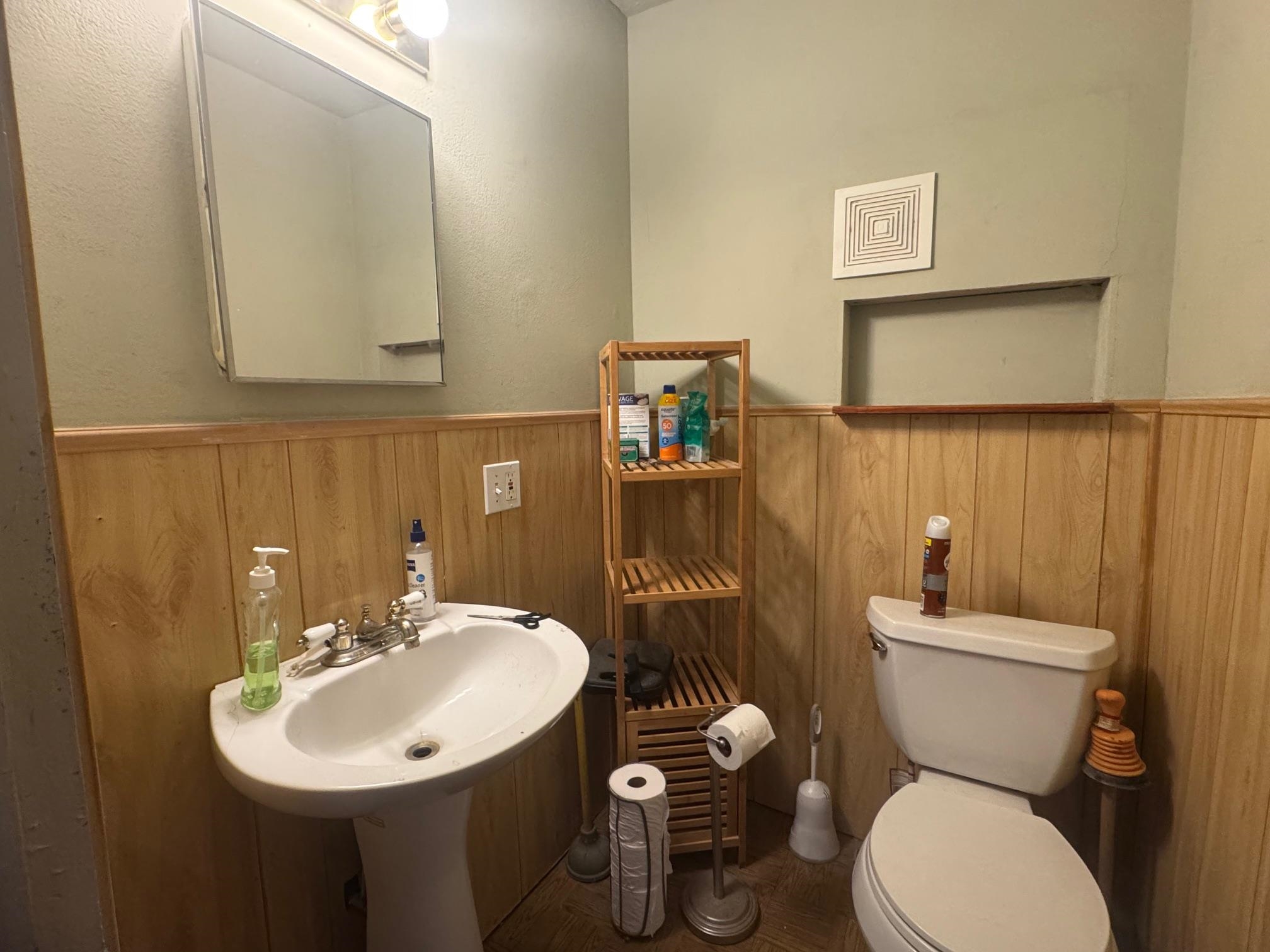 304 Oliver Street, Houghton Lake, MI, 48629