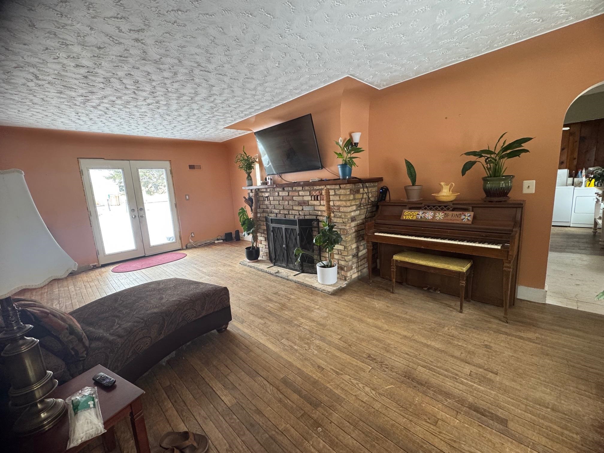 304 Oliver Street, Houghton Lake, MI, 48629