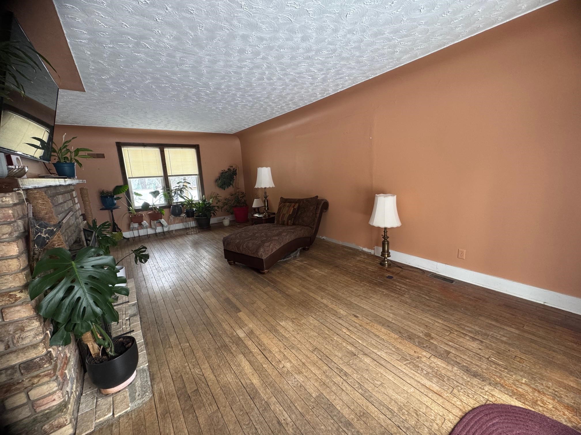 304 Oliver Street, Houghton Lake, MI, 48629