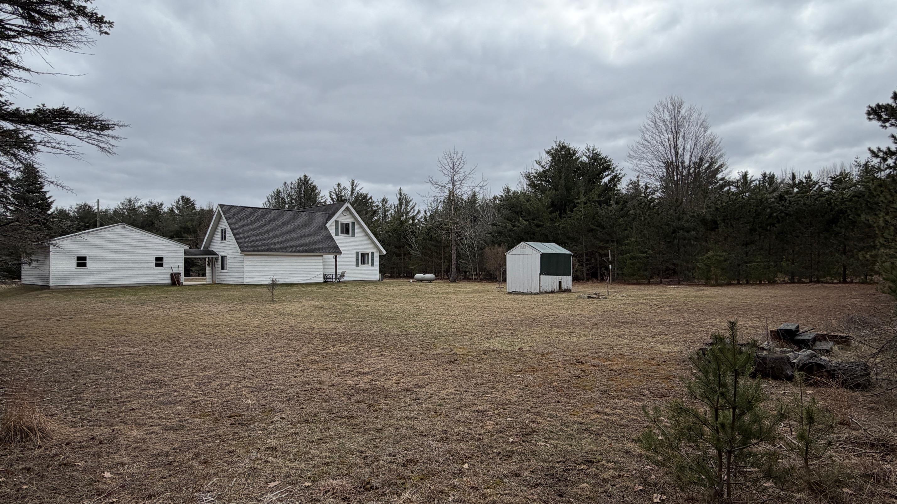 6455 N Geneva Road, Coleman, MI, 48618