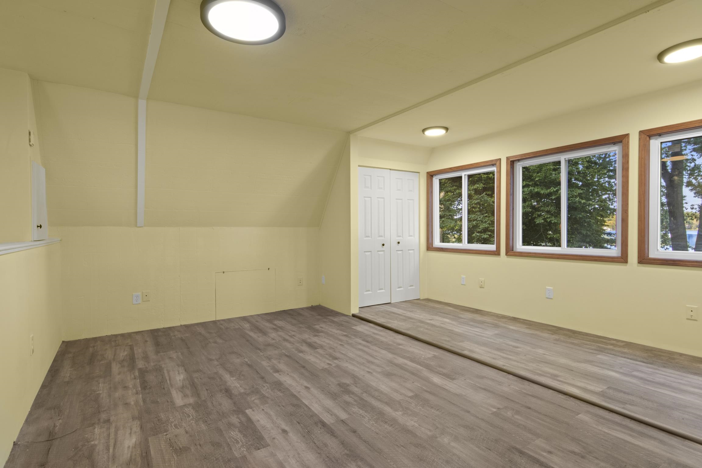 4032 Water View Drive, Grawn, MI, 49637-9503