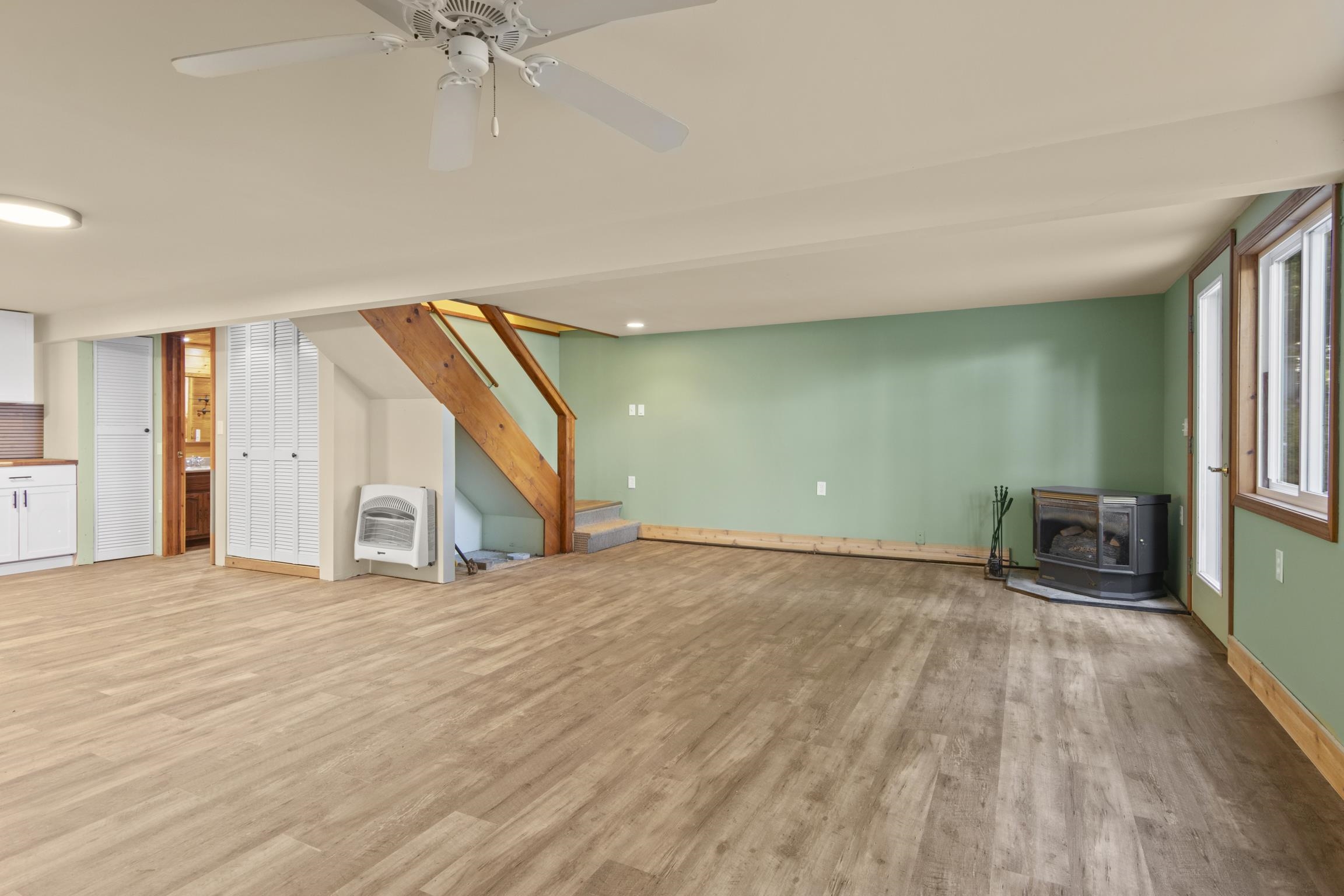 4032 Water View Drive, Grawn, MI, 49637-9503